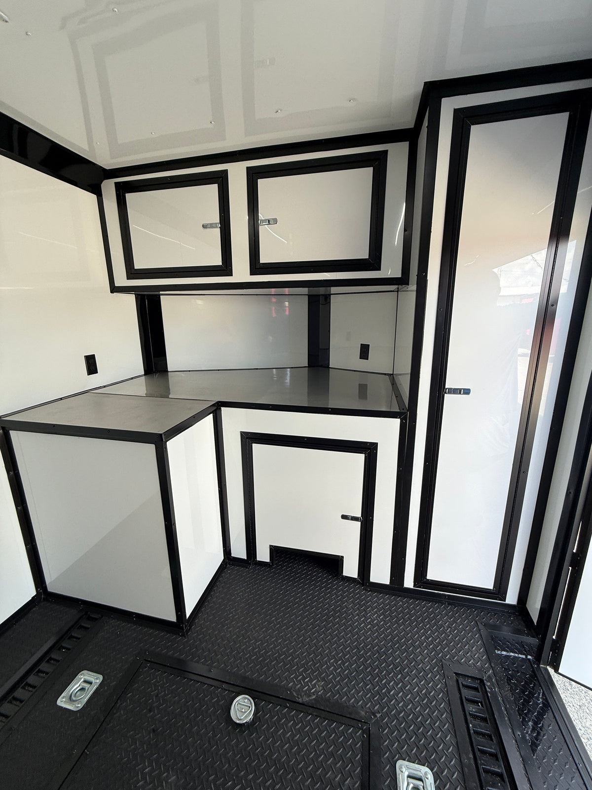 8.5X22TA Silver Race Ready Trailer photo 4