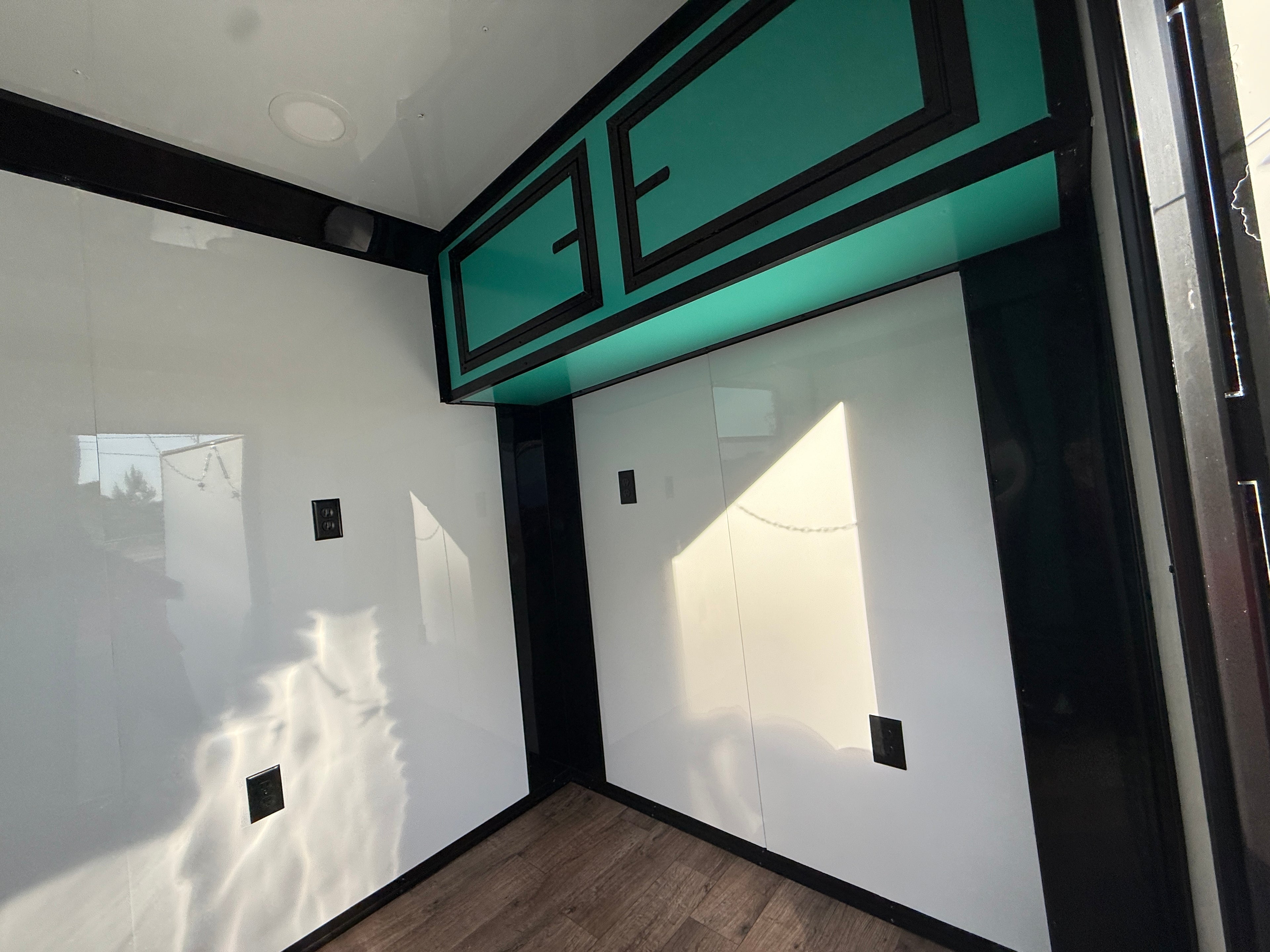 6X12TA Turquoise Grooming Trailer