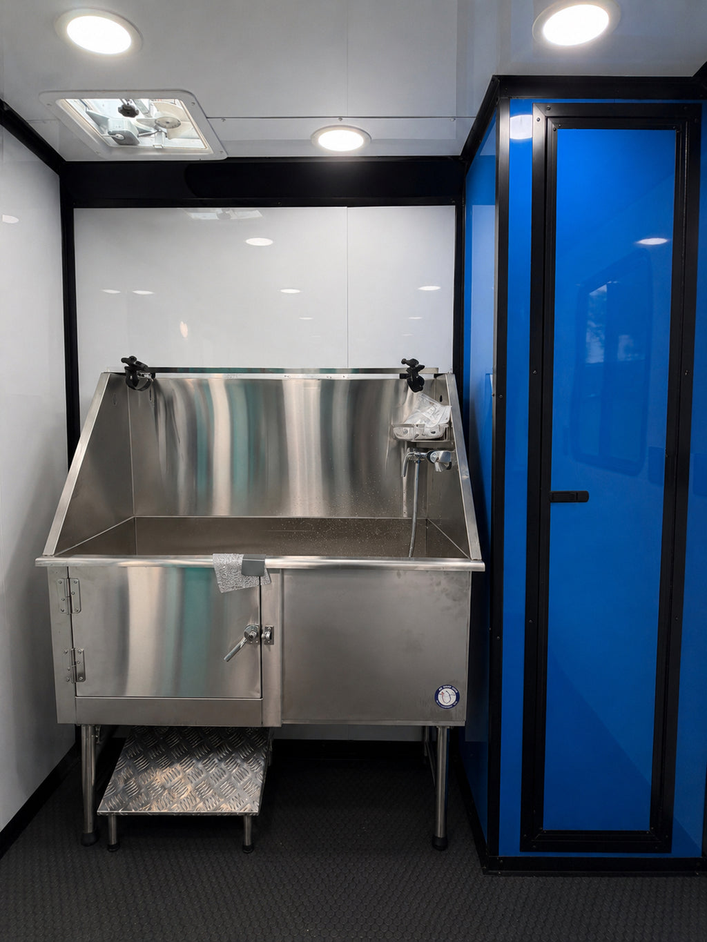7X12TA Blue Dog Grooming Trailer