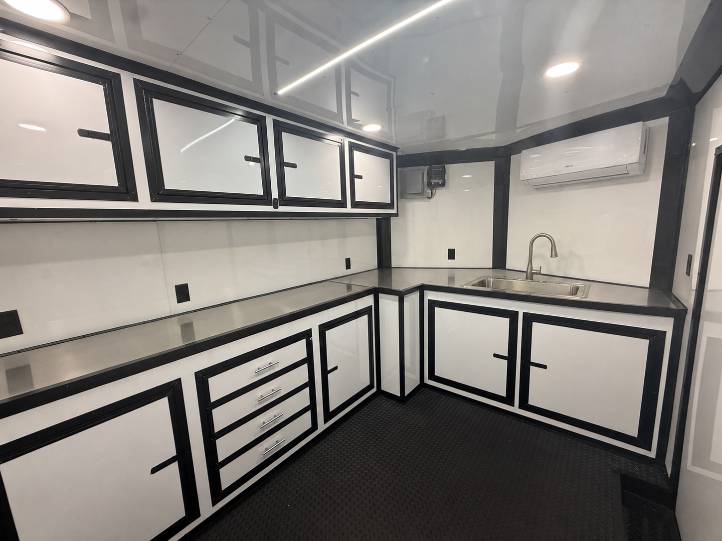 8.5X18TA White Gullwing Porch Trailer