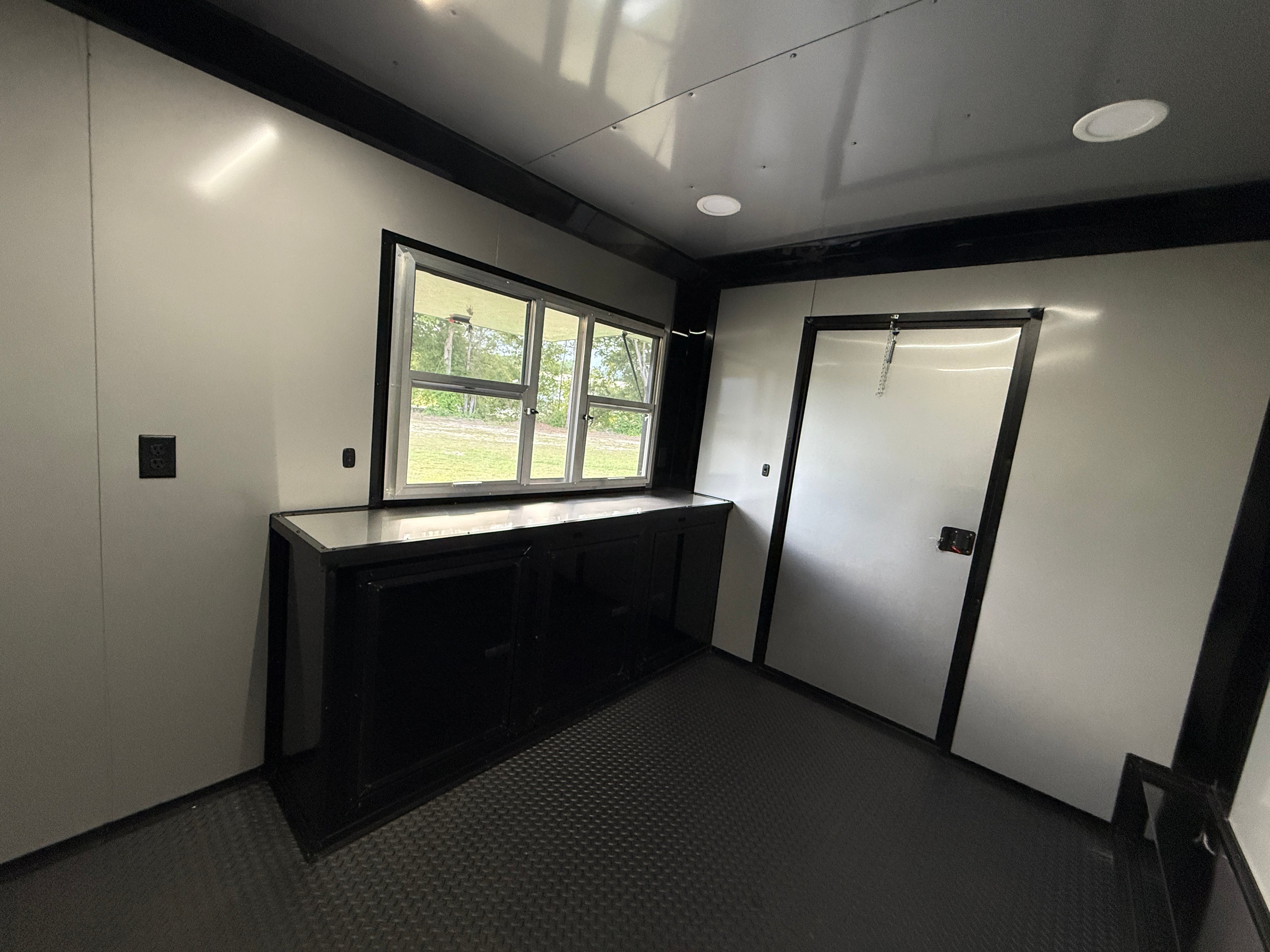 8.5X26TA Black Silver Gullwing Porch Trailer