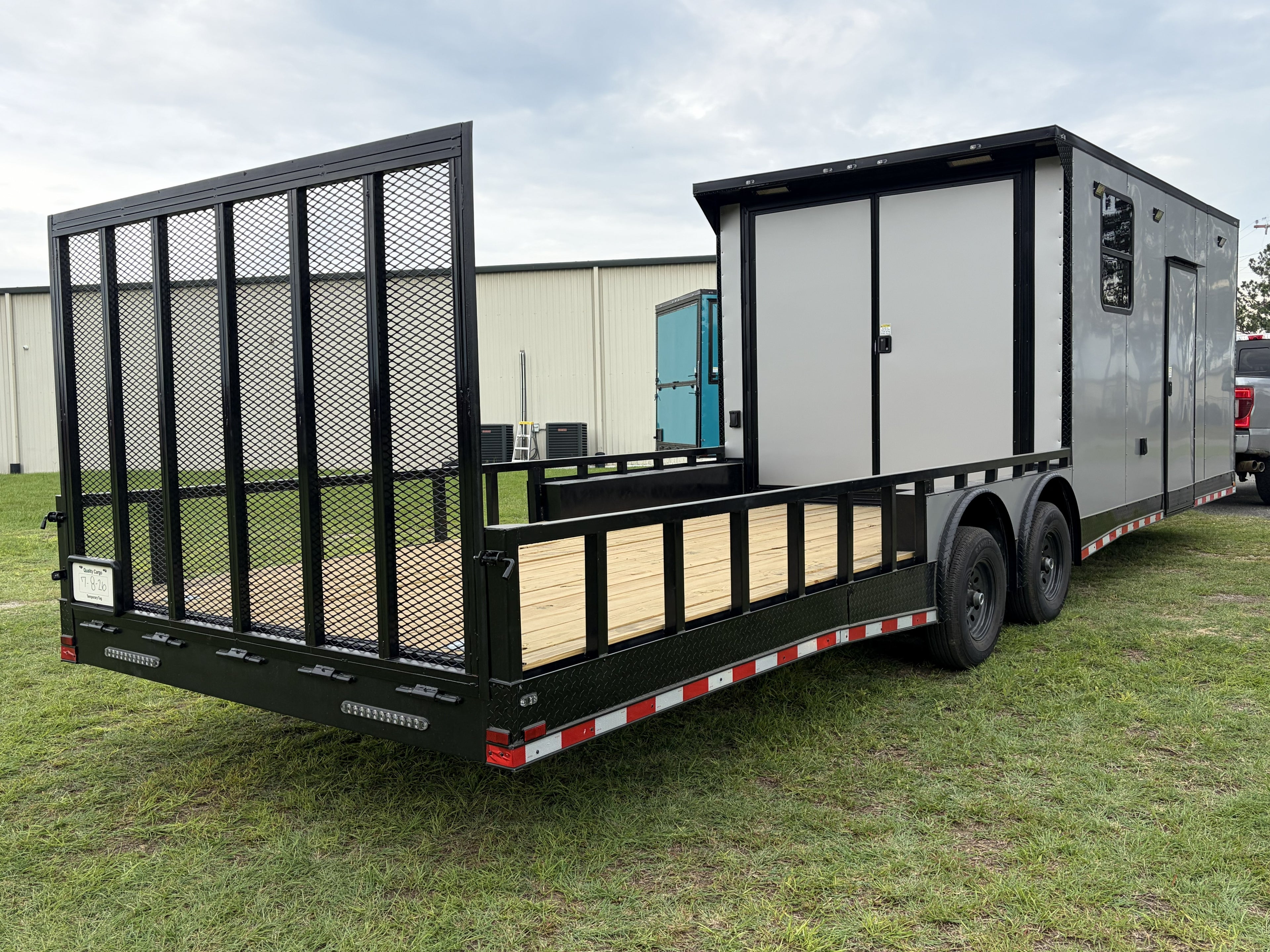 8.5X32TA Silver Hybrid Trailer