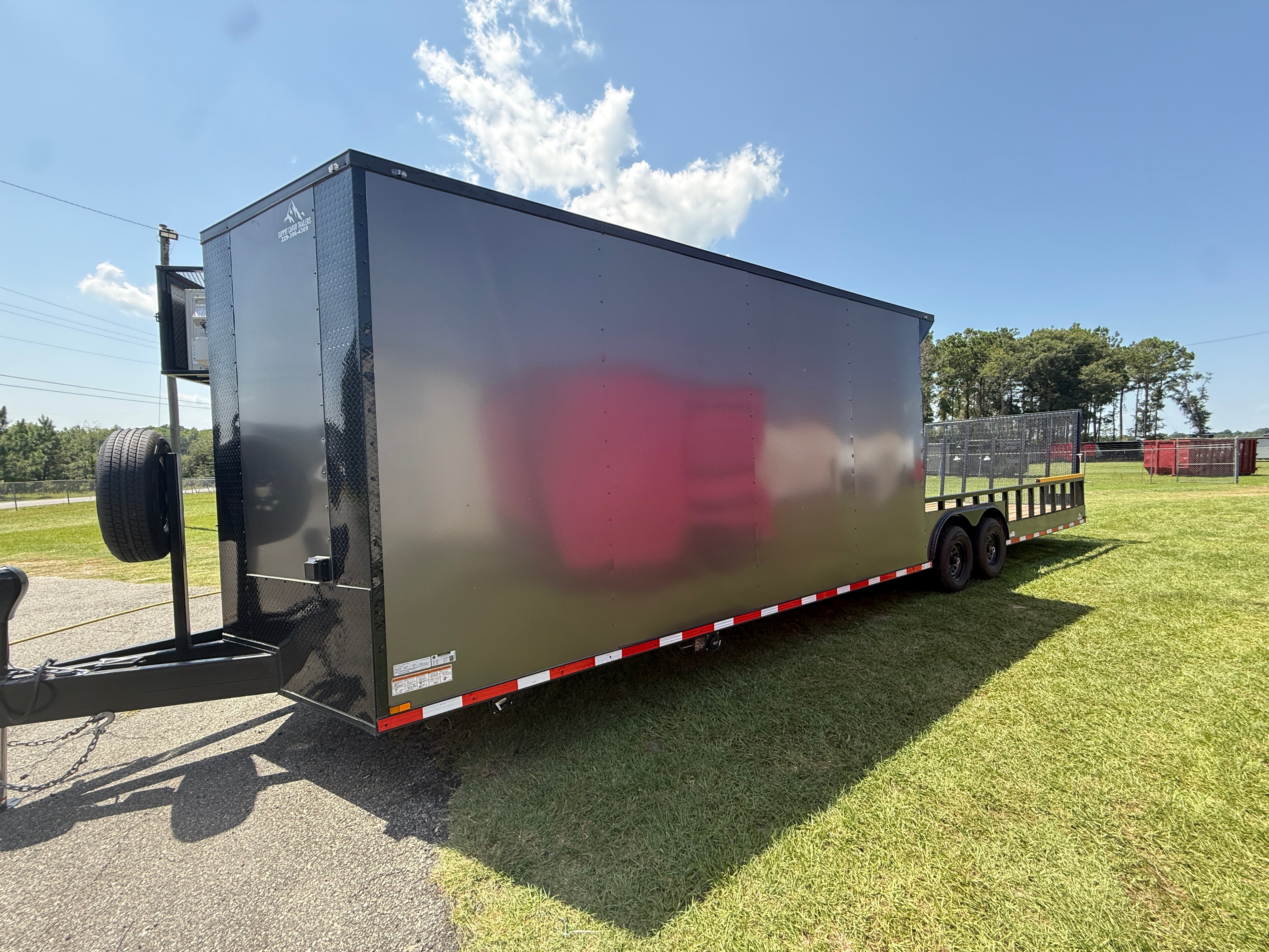 8.5X32TA Charcoal Hybrid Trailer | Living Quarters
