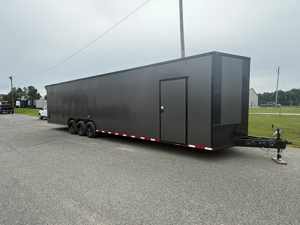 Remolque estándar para transporte de automóviles de 8.5X36TTA5, color carbón