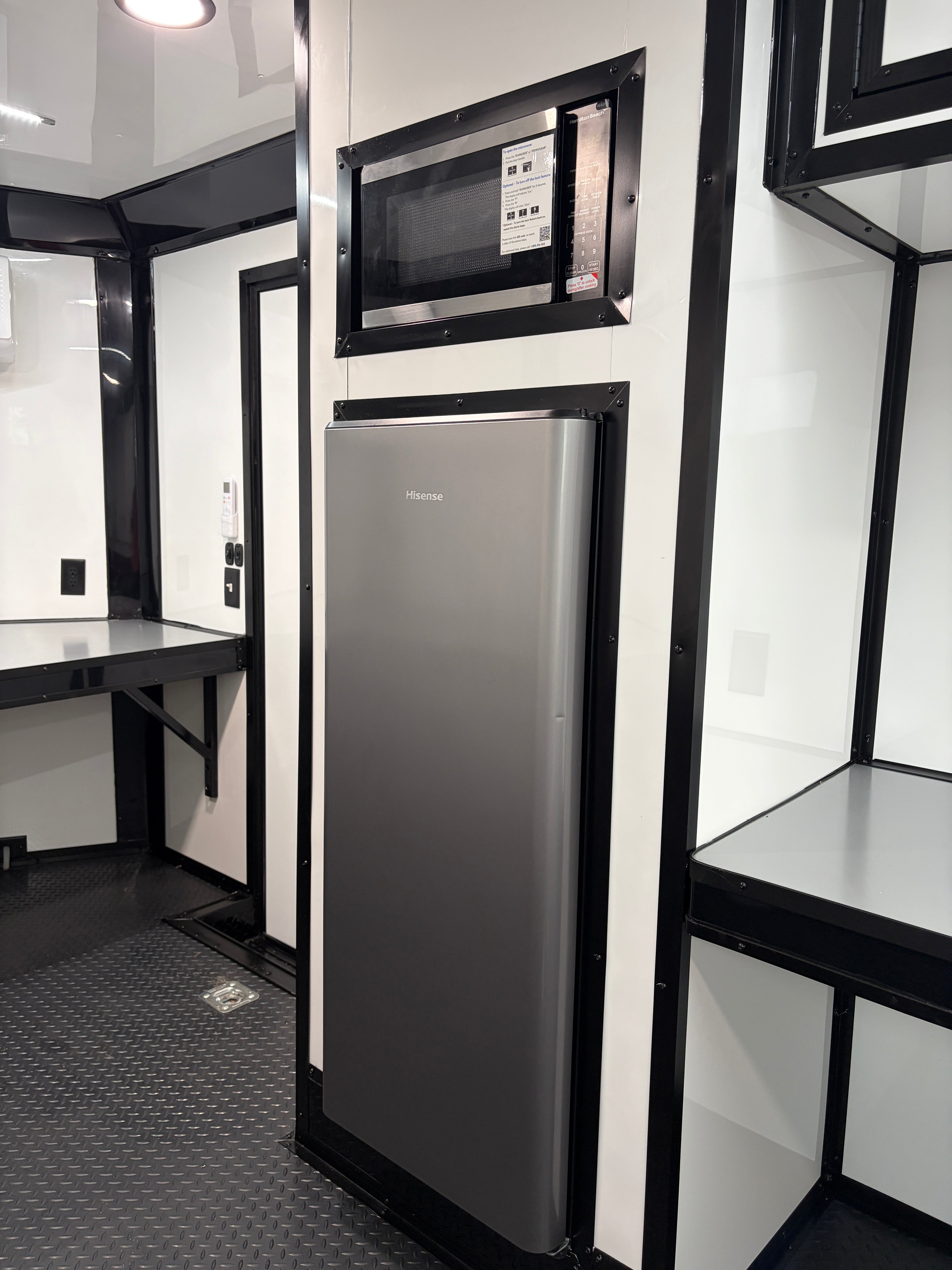 8.5X22TA White Office Trailer
