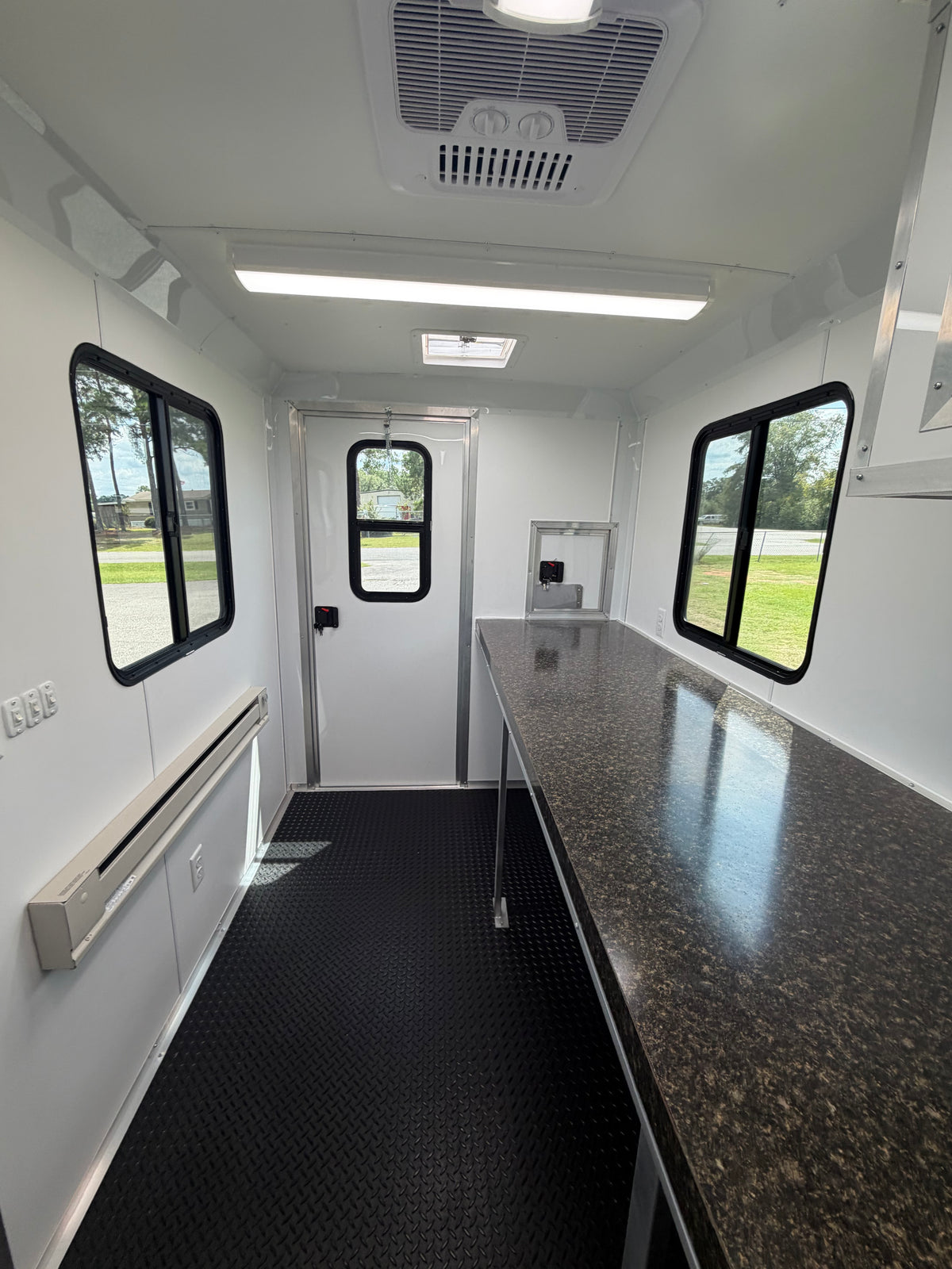 6X10SA White Splicing Trailer