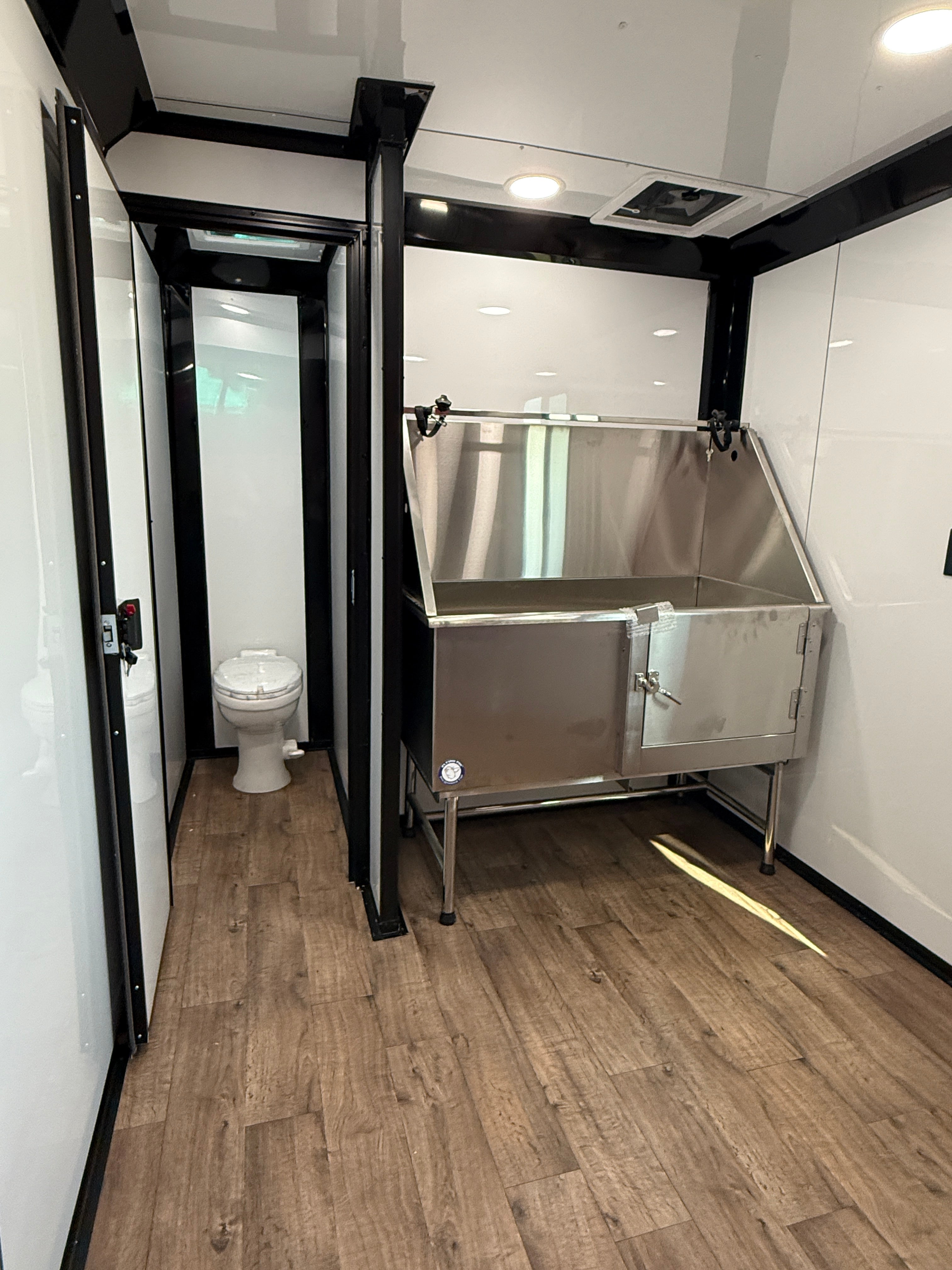 7X16TA Pink Pet Grooming Trailer