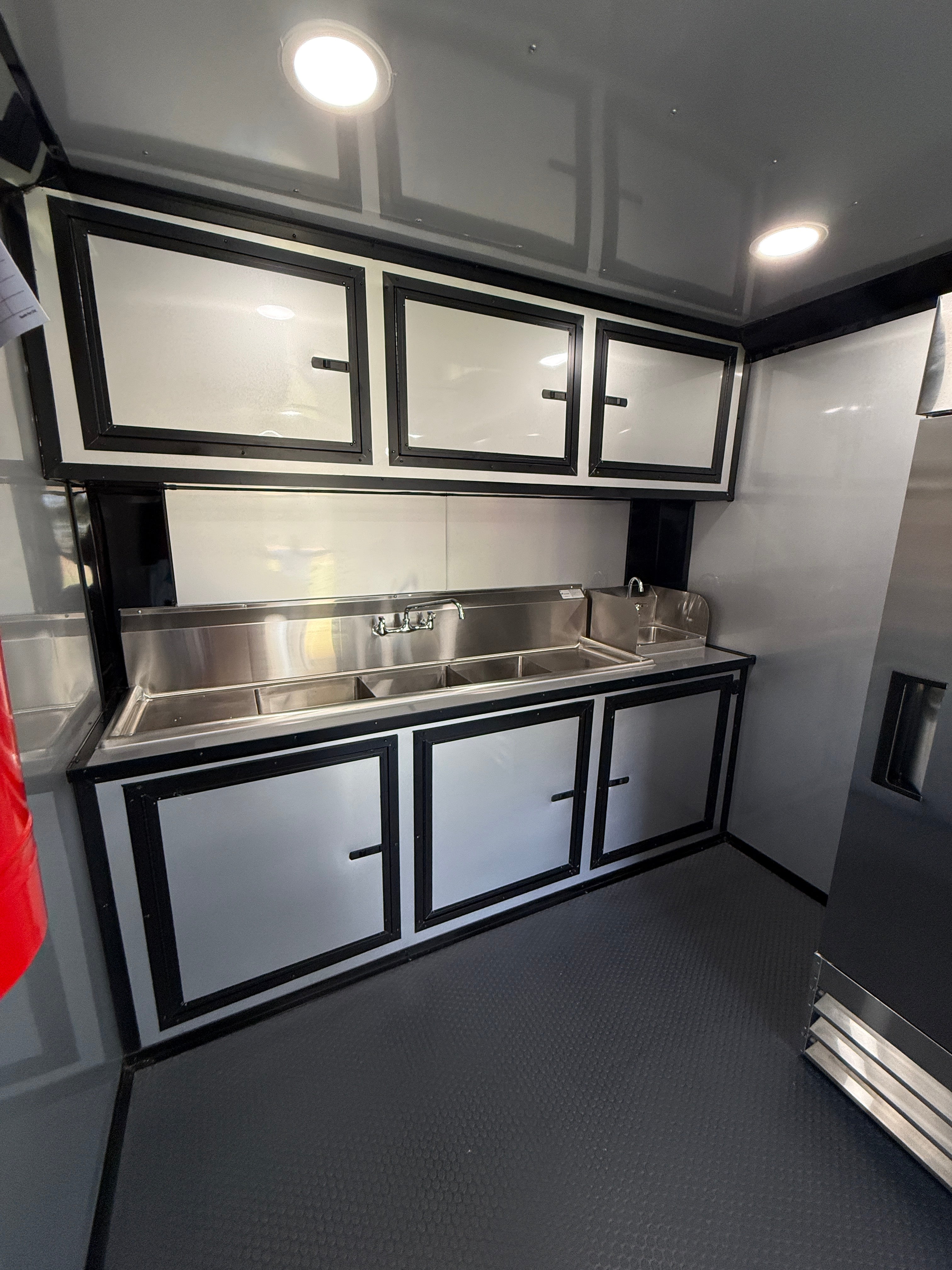 8.5X18TA3 White Concession Trailer