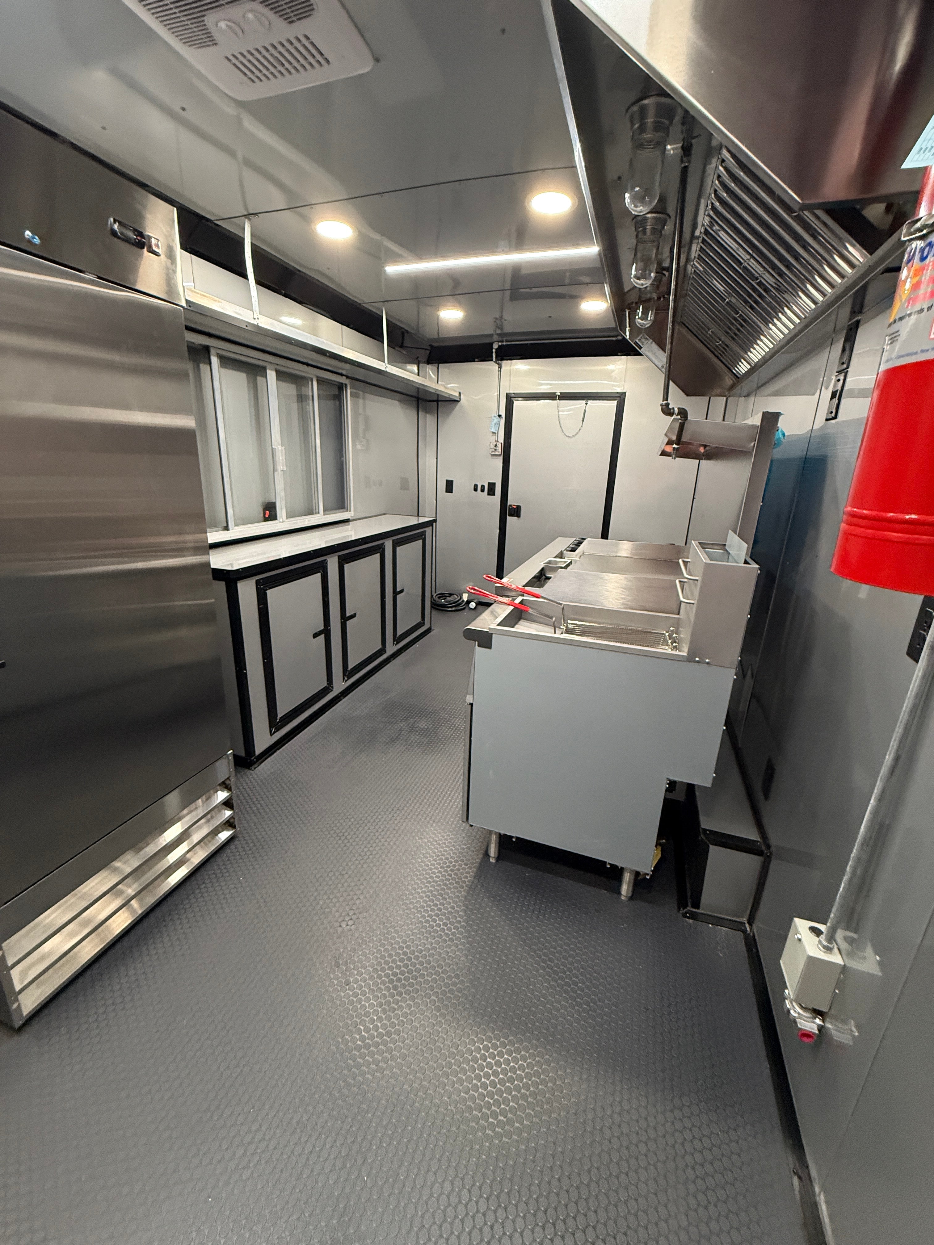8.5X18TA3 White Concession Trailer