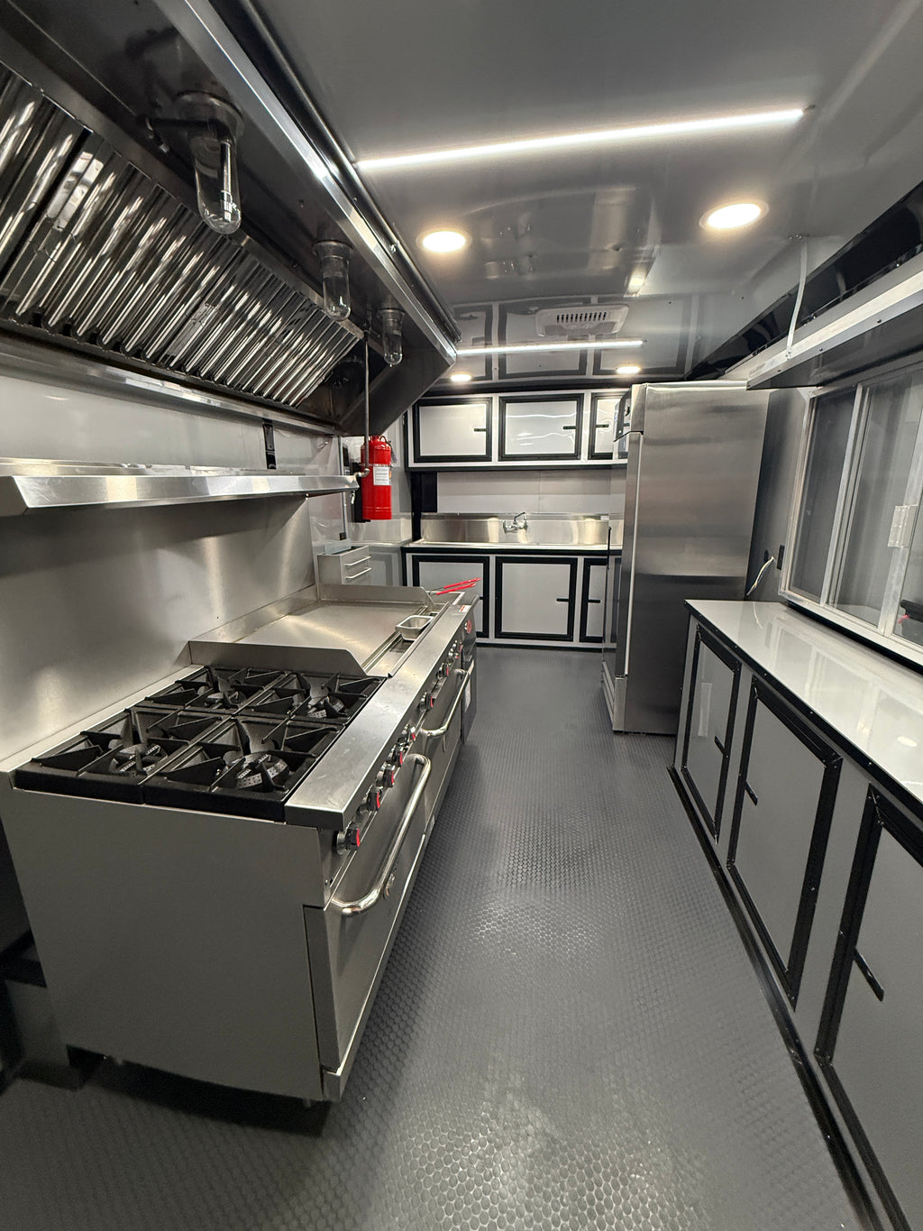 8.5X18TA3 White Concession Trailer