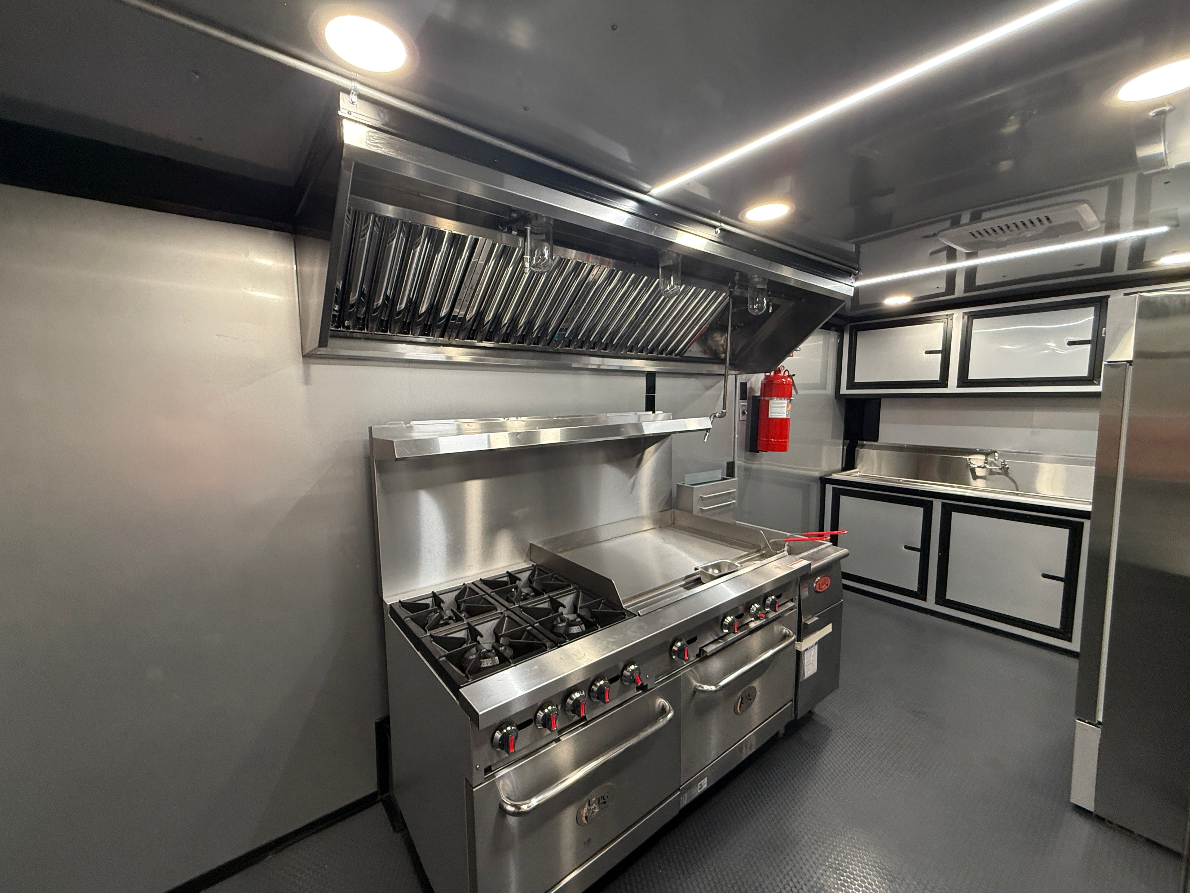 8.5X18TA3 White Concession Trailer