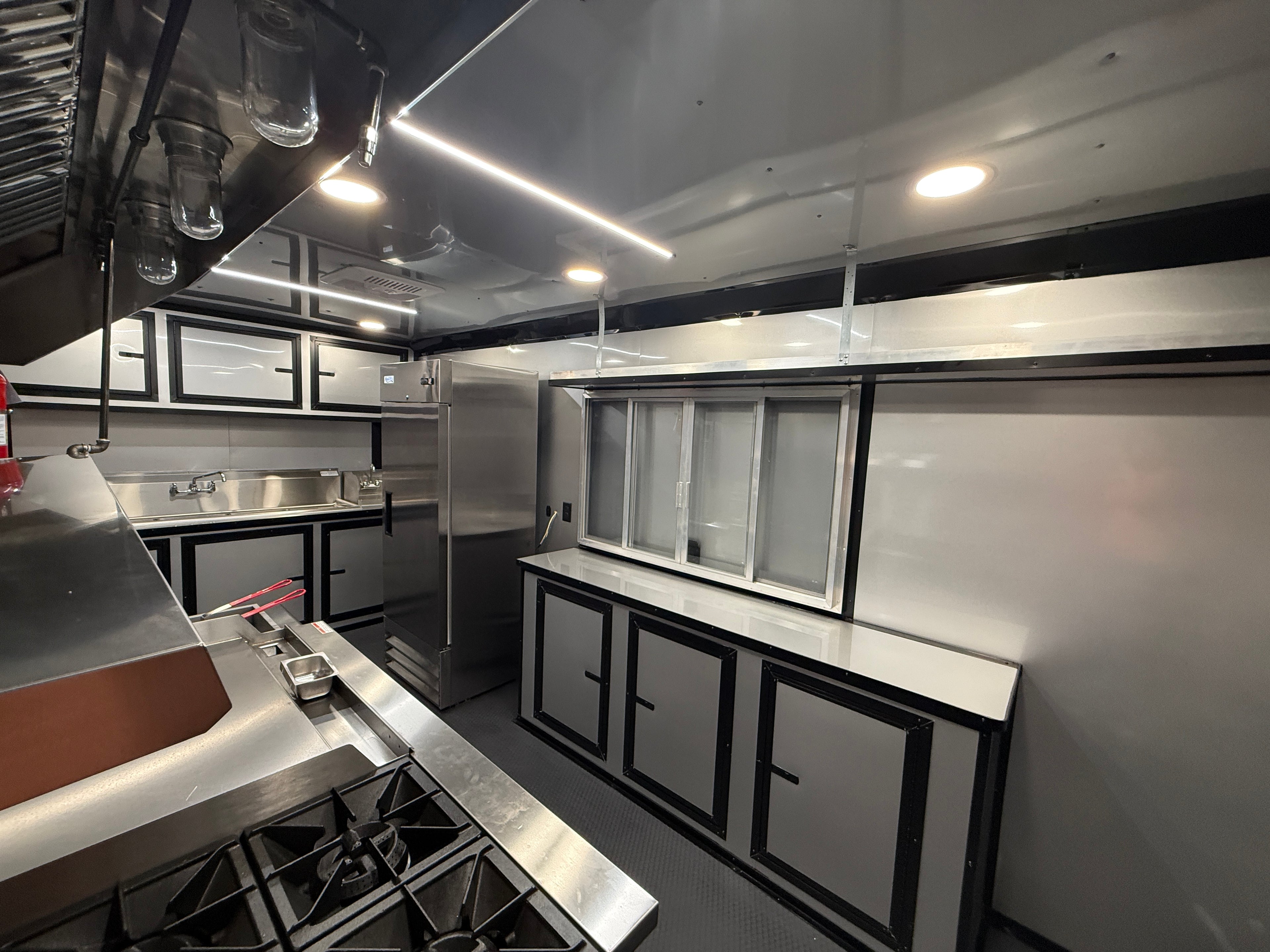8.5X18TA3 White Concession Trailer