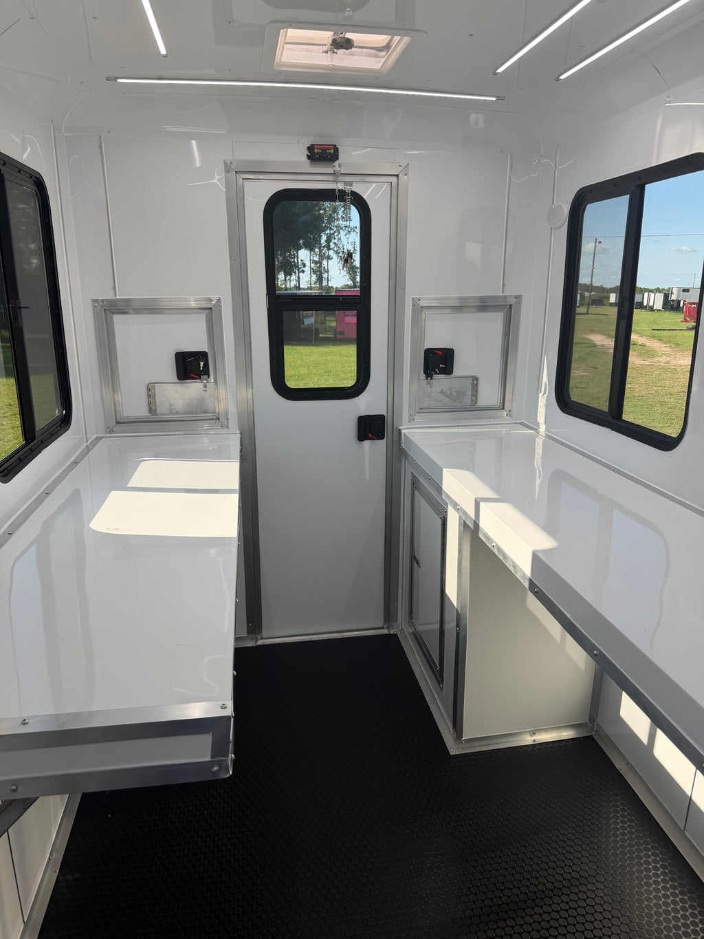 6X10  Fiber Splicing Trailer