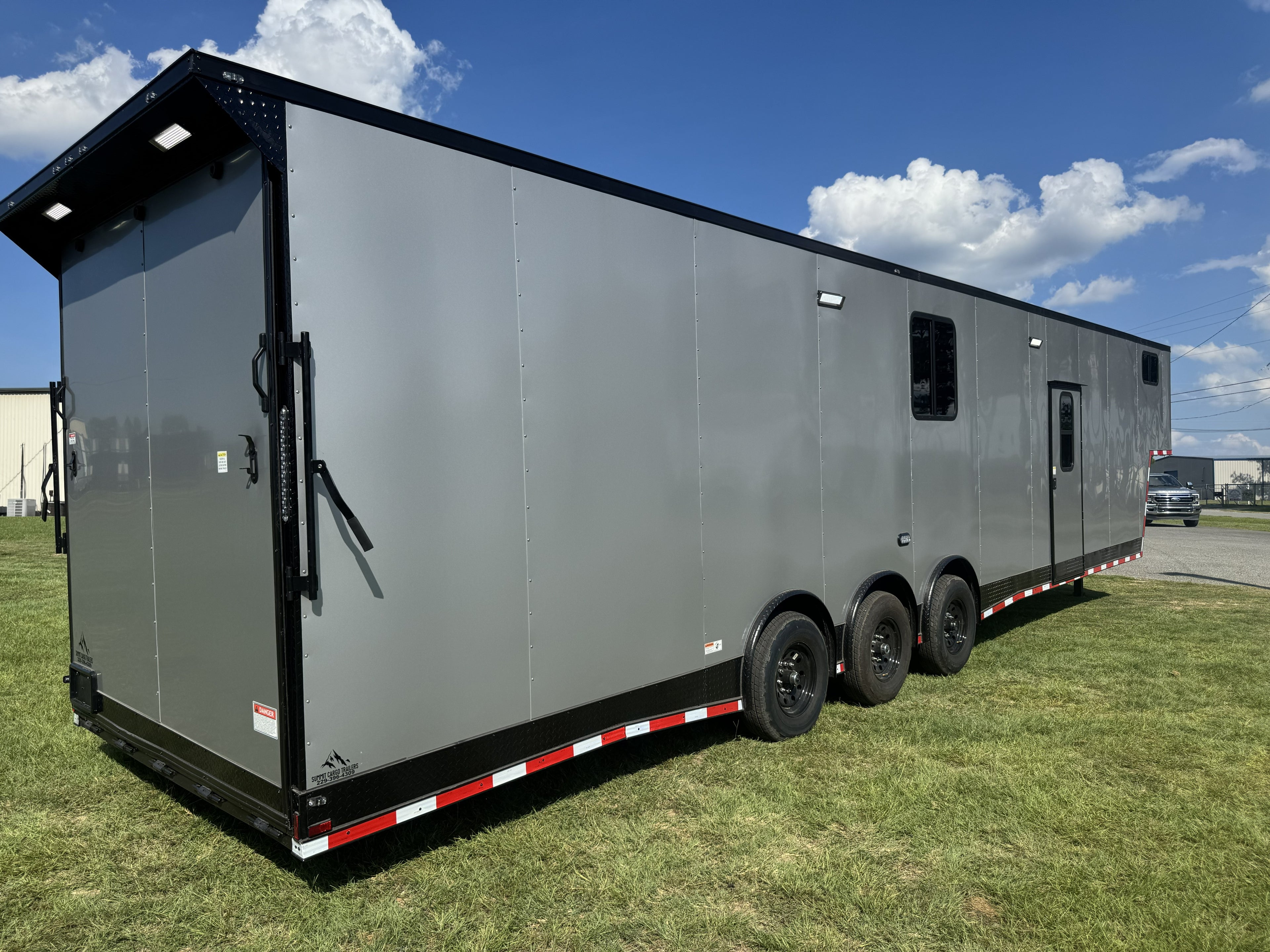 8.5X42TA Silver Race Ready Gooseneck Trailer | Living Quarters