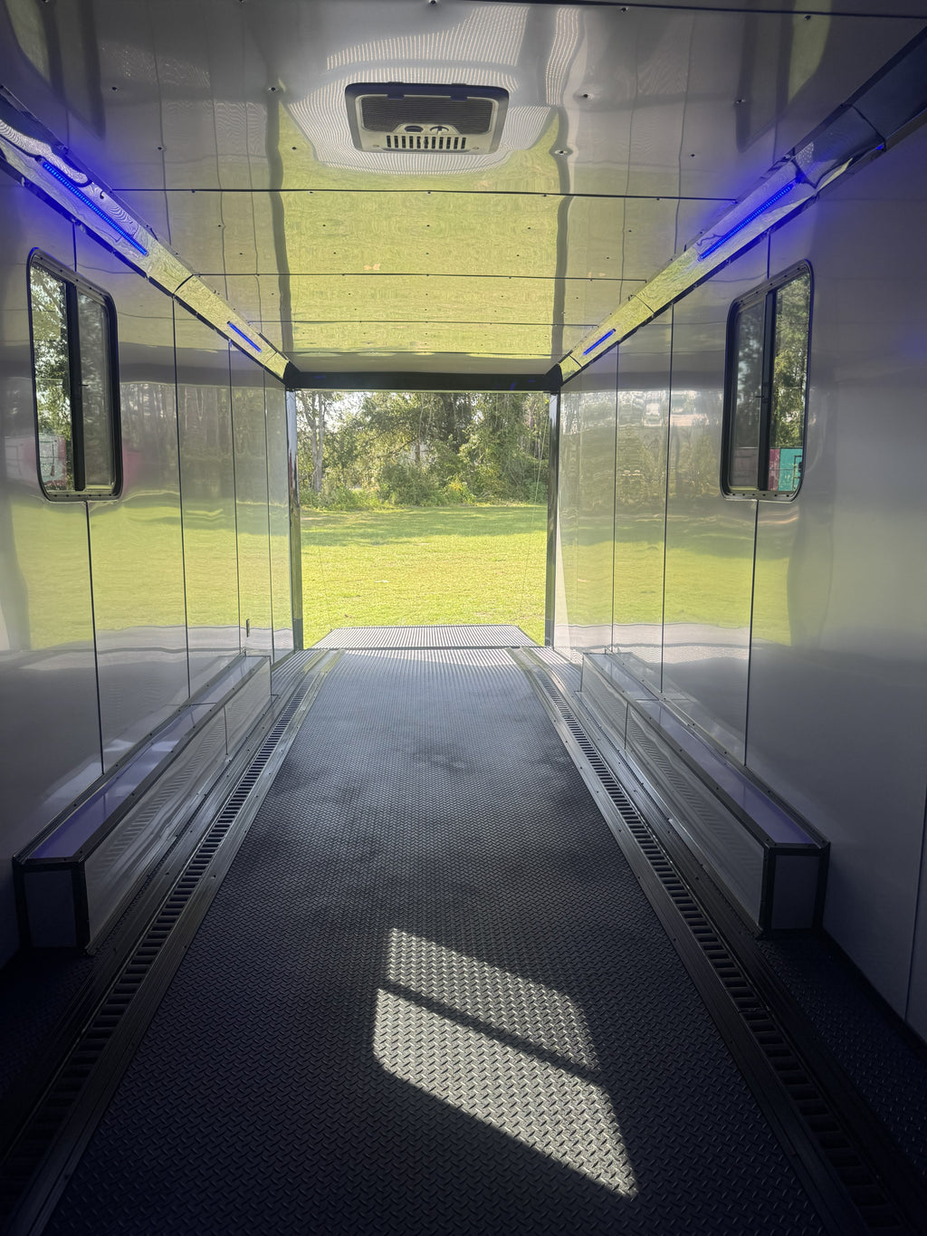 8.5X42TA Silver Race Ready Gooseneck Trailer | Living Quarters