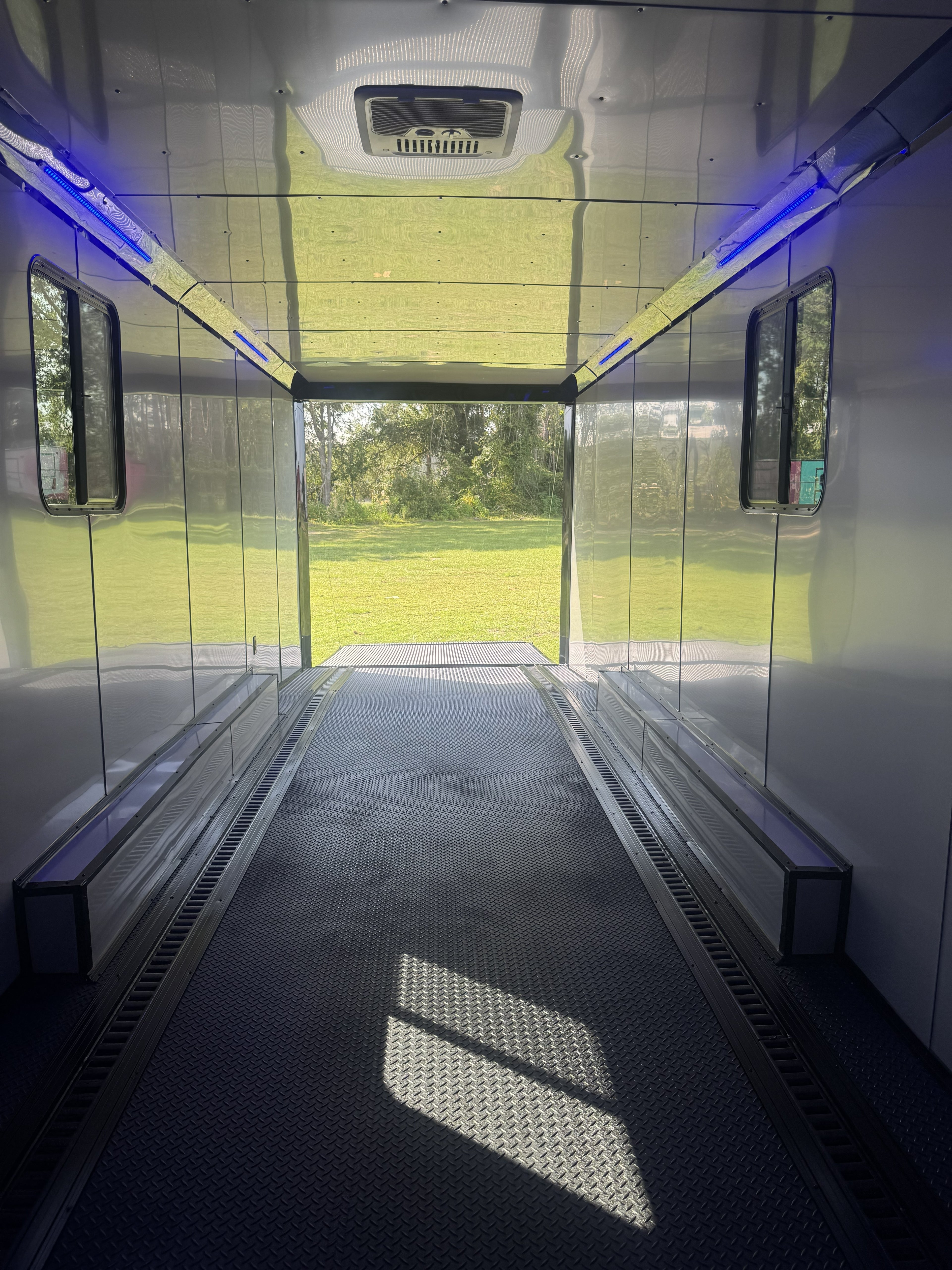 8.5X42TA Silver Race Ready Gooseneck Trailer | Living Quarters