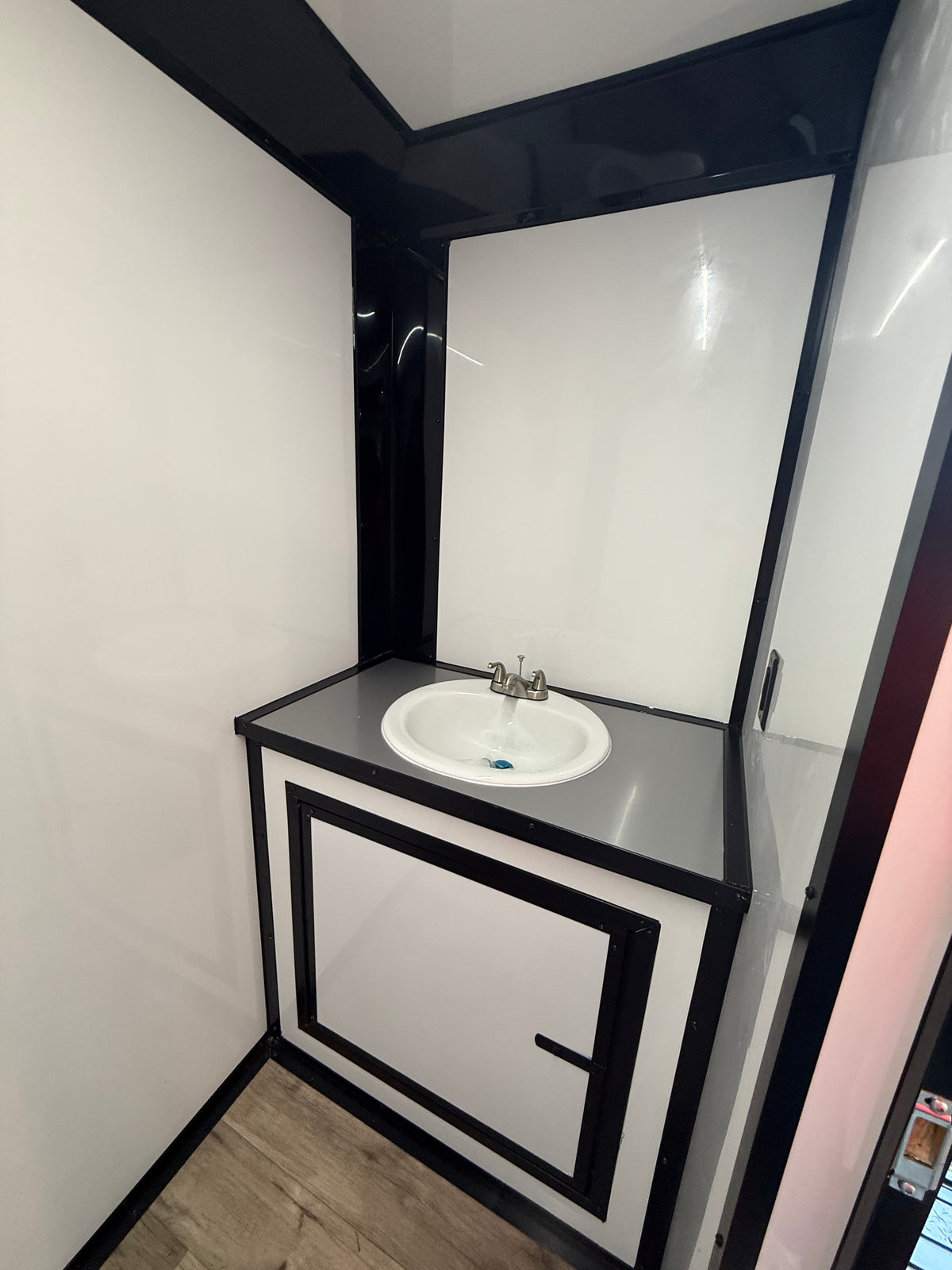Remolque de oficina blanco de 8.5x18