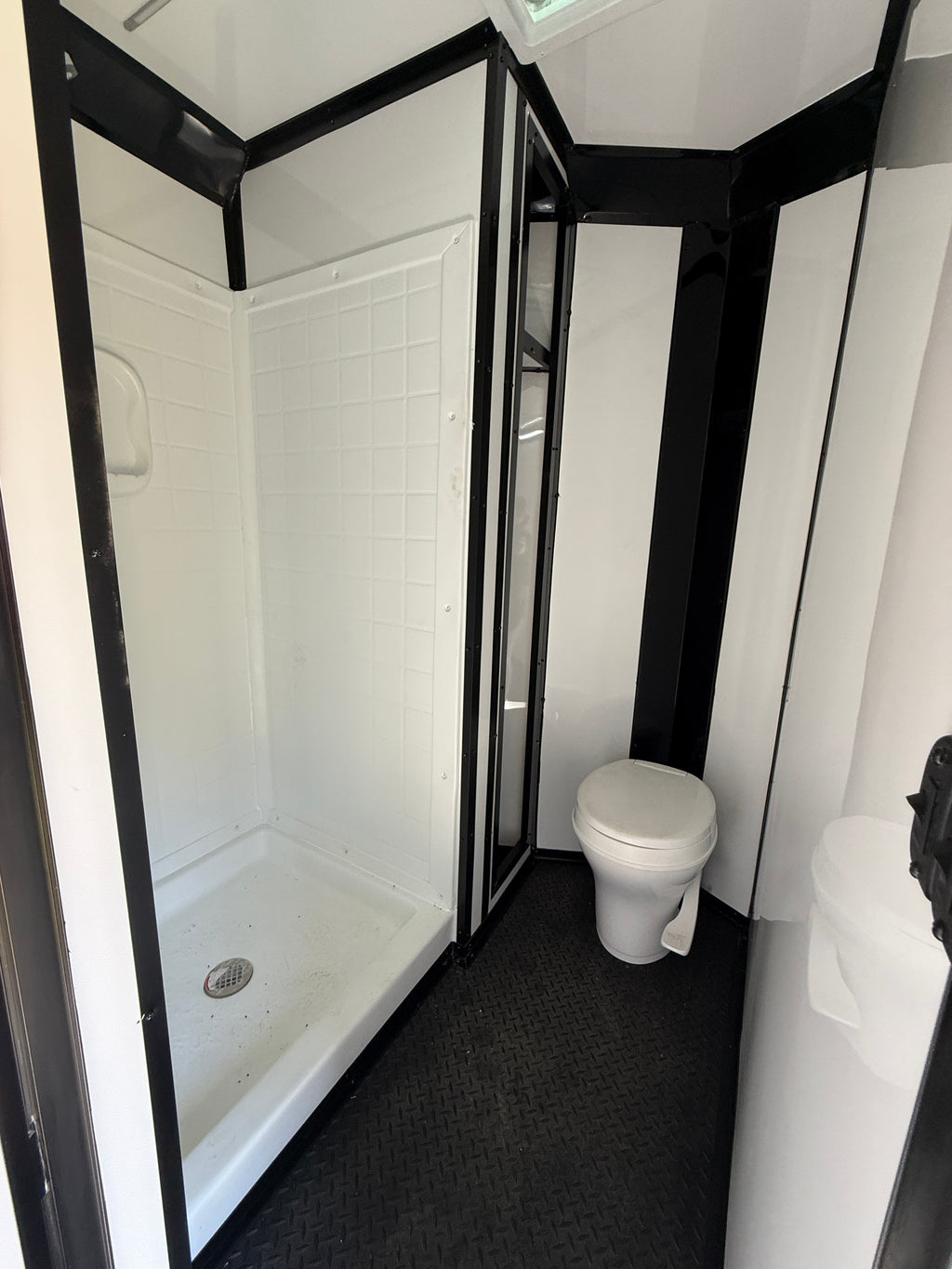 8.5X24TA3 White Race Ready Trailer