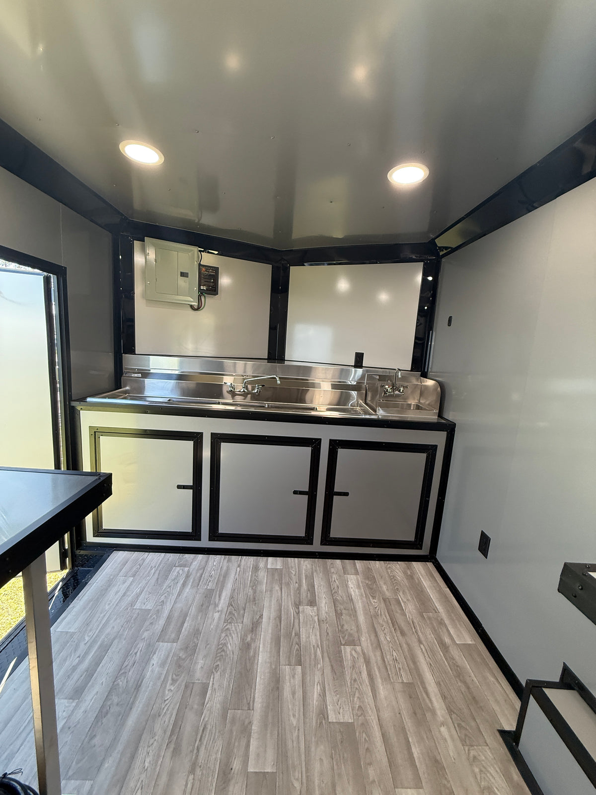 8.5X14 White Beverage Trailer Coffee