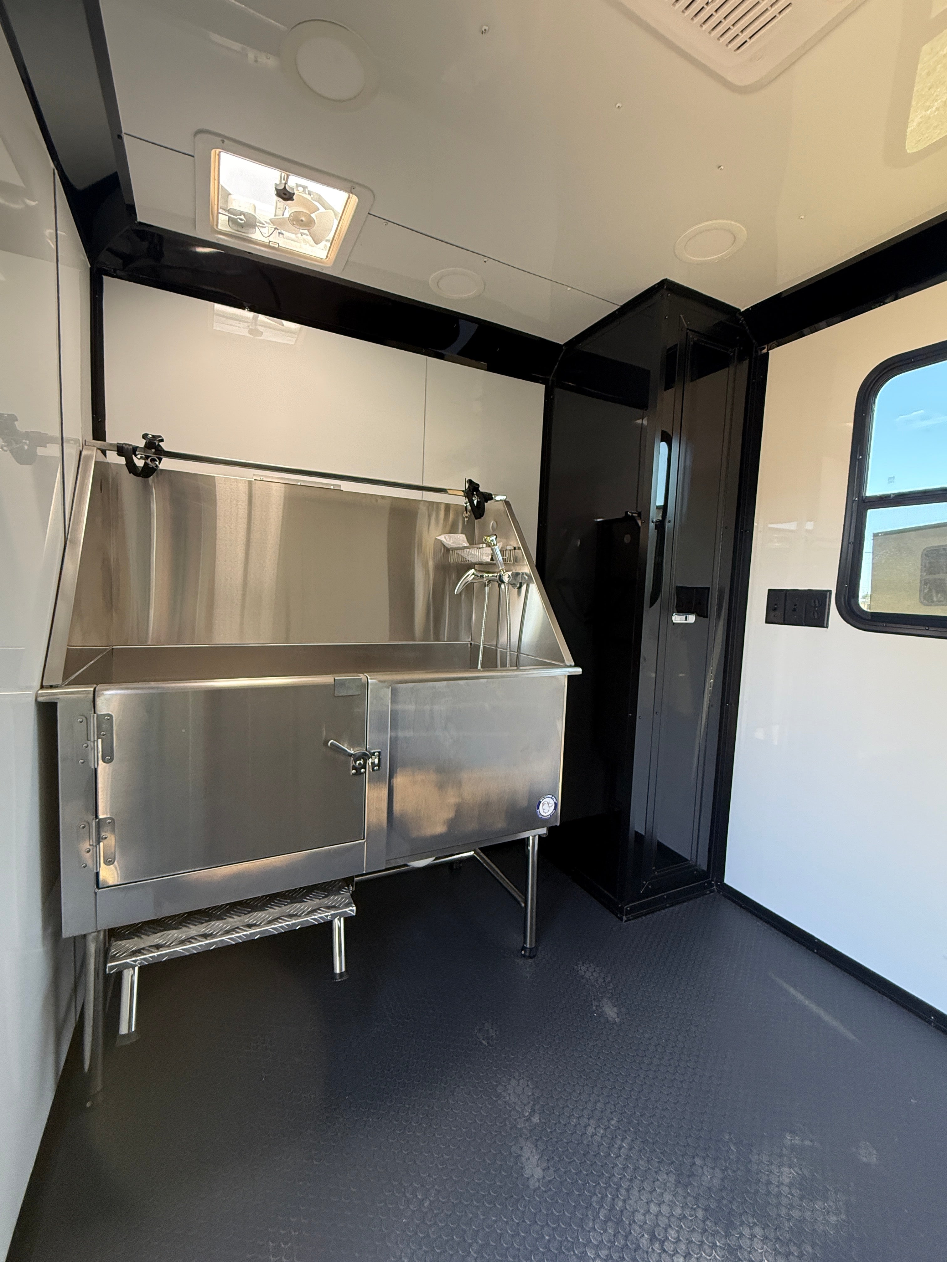 7X12TA White Dog Grooming Trailer
