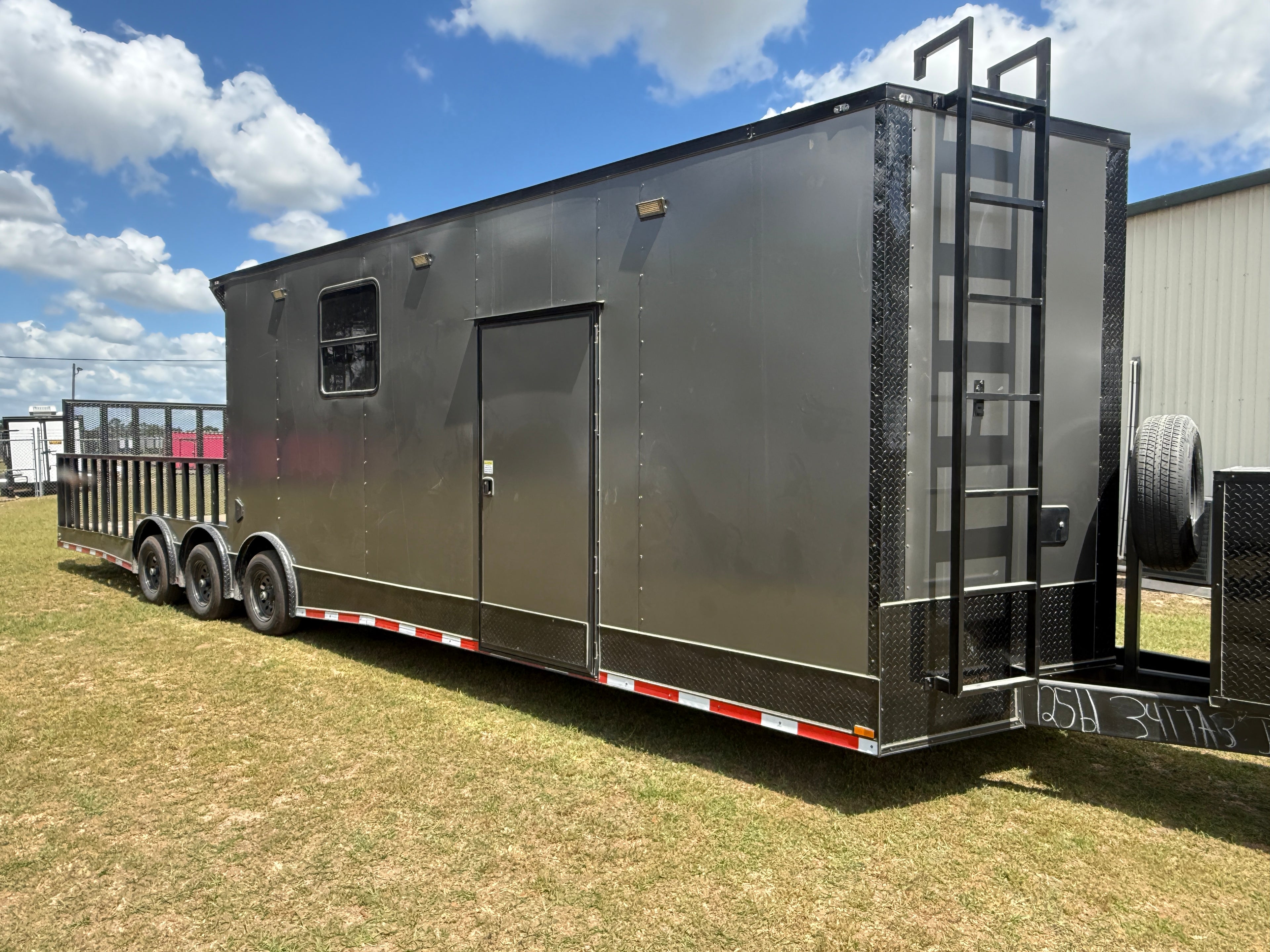 8.5X34TTA3 Hybrid Trailer Charcoal