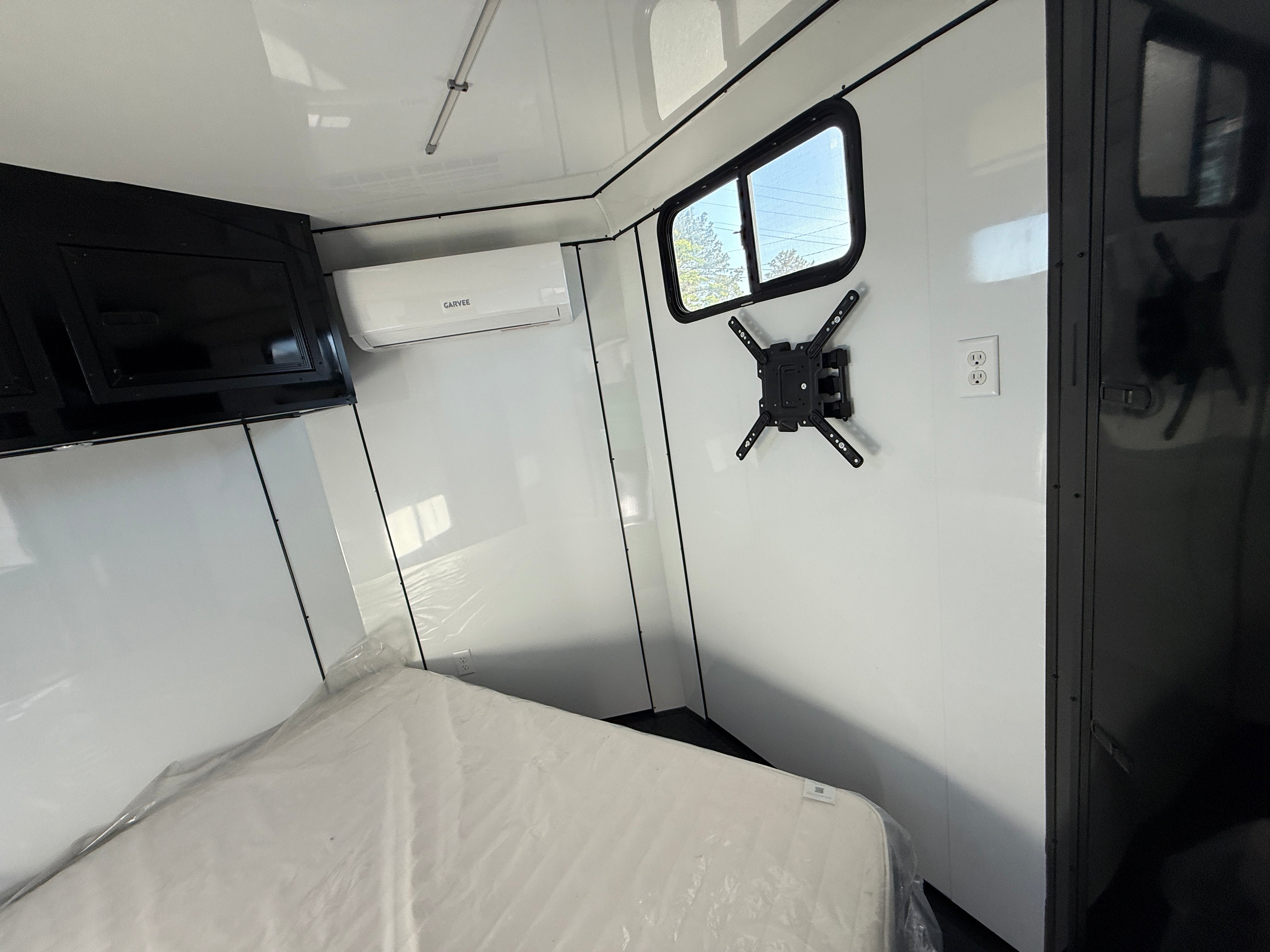 8.5X34TTA White Race Ready Trailer