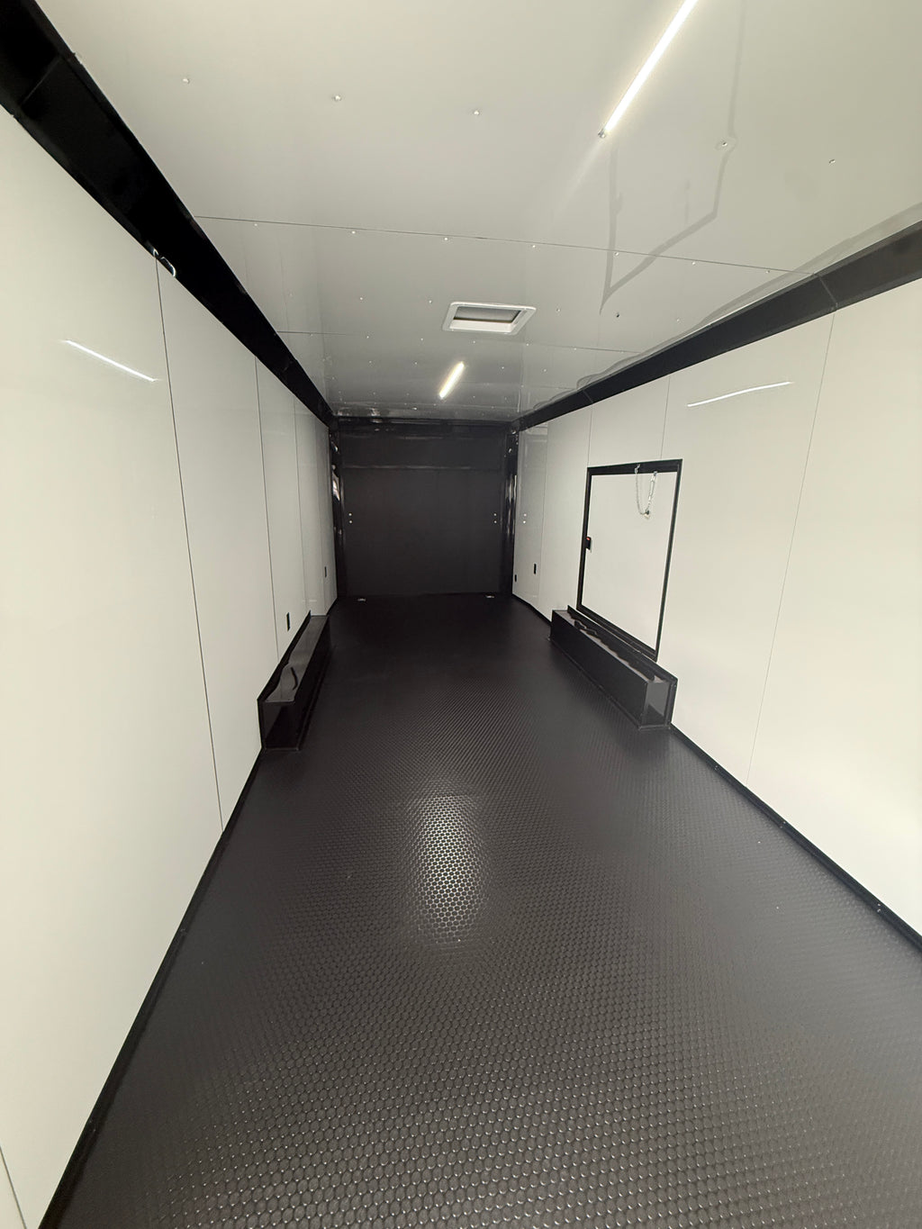 8.5X28 Black Race Ready Trailer
