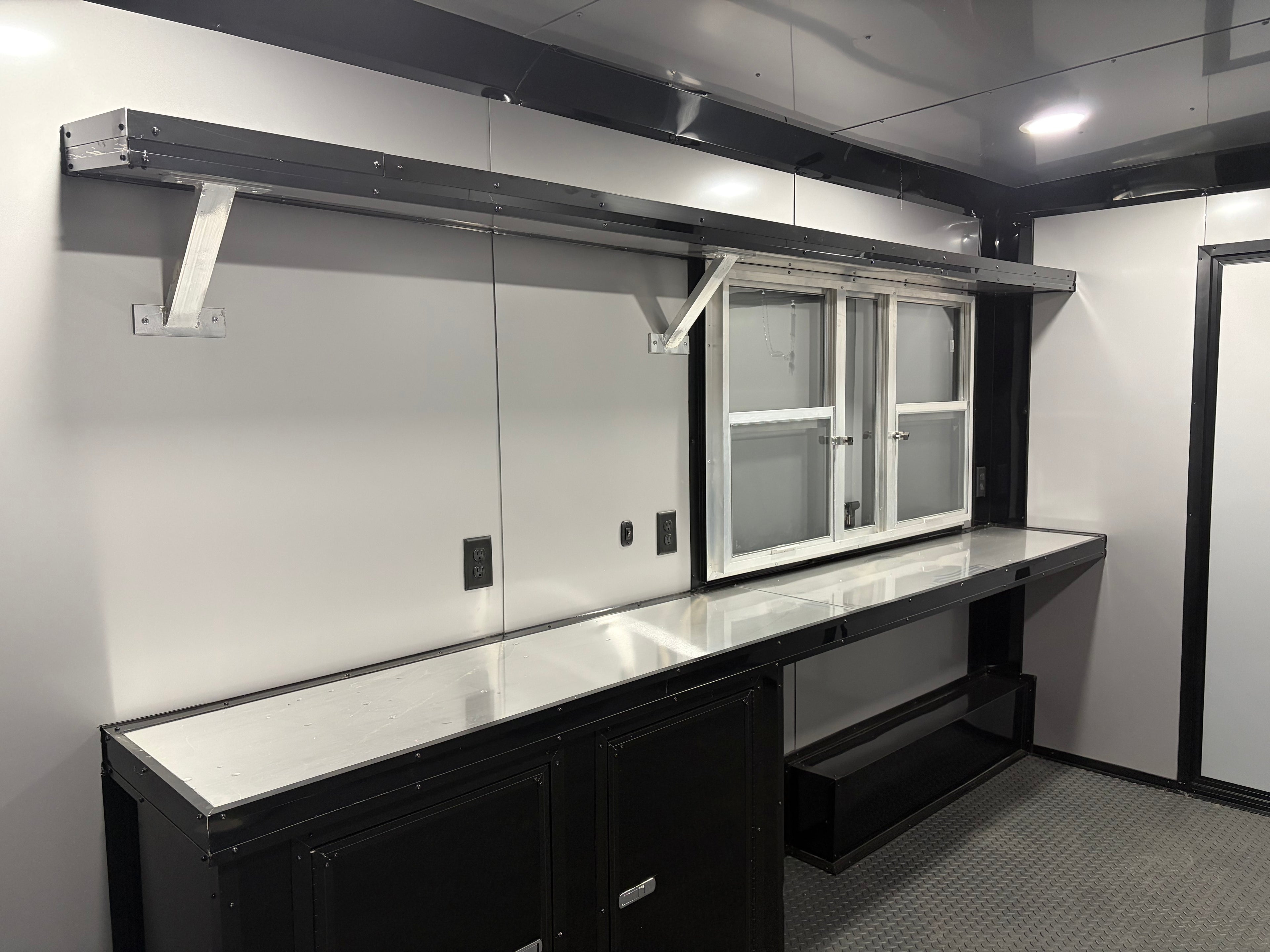 8.5X24TA3 Black Gullwing Porch Trailer