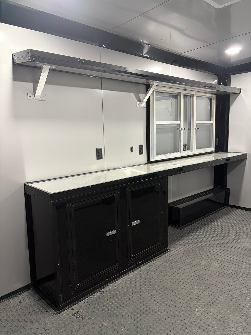 8.5X24TA3 Black Gullwing Porch Trailer