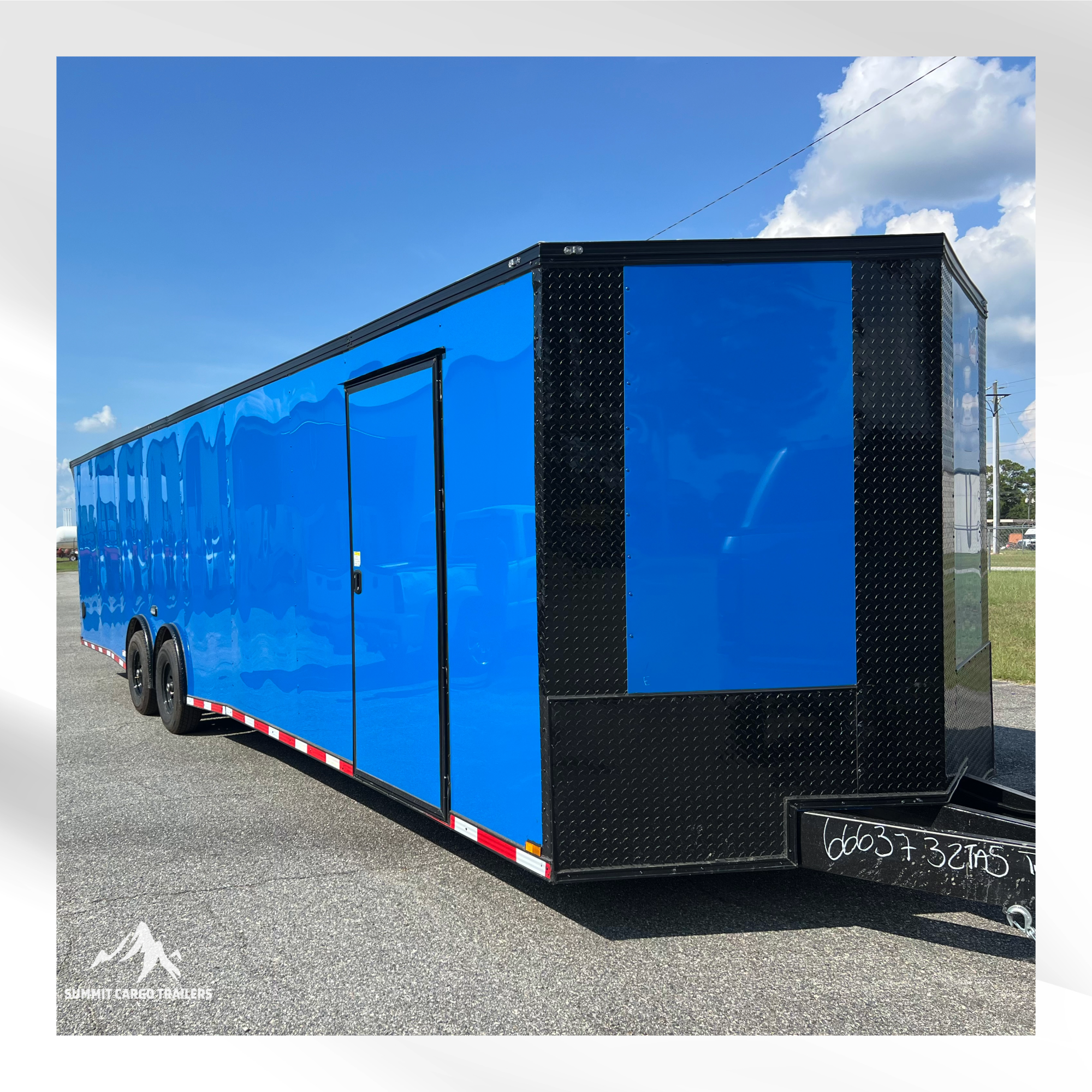 8.5X32TA5 Bright Blue Car Hauler