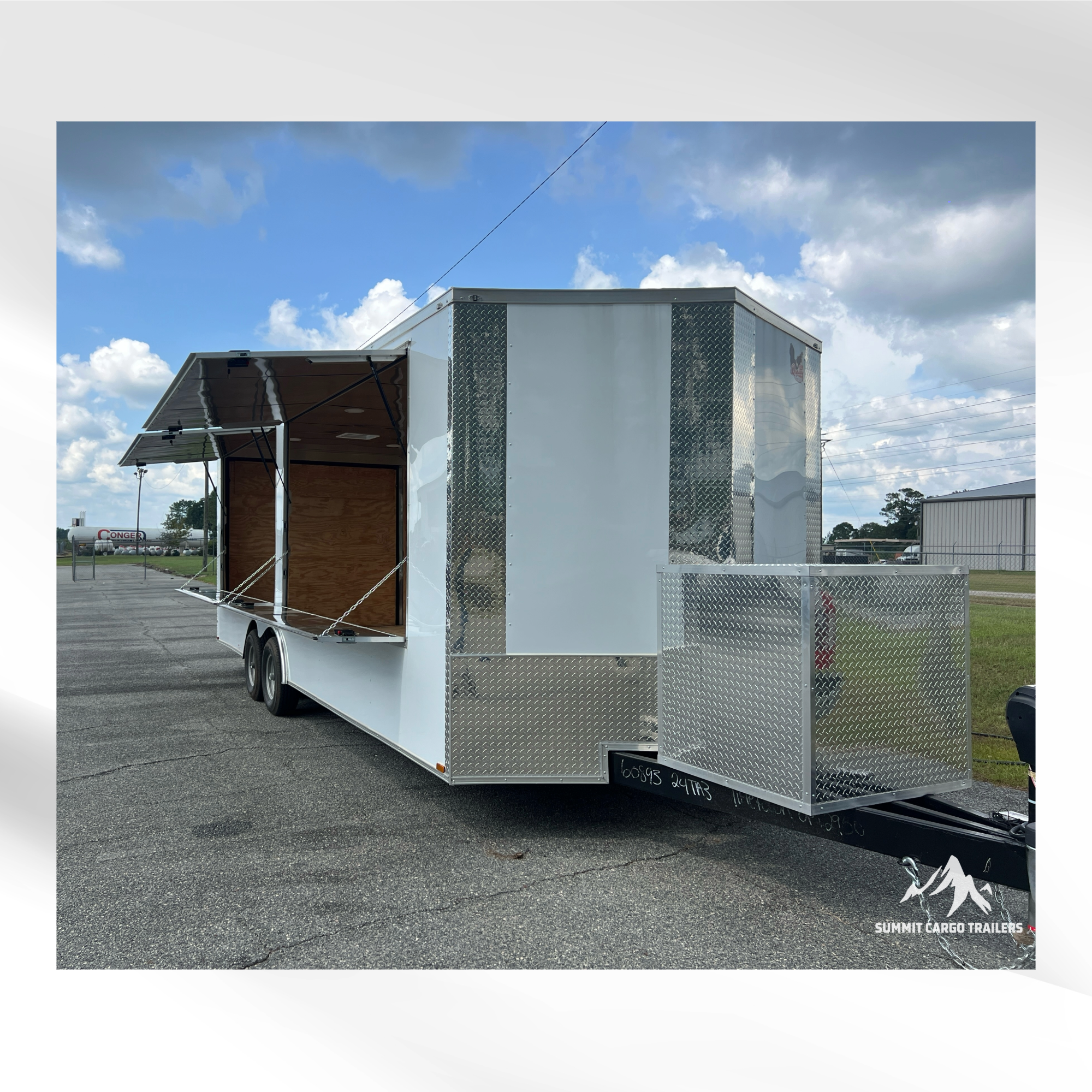8.5X24TA3 White Gullwing Vendor Trailer