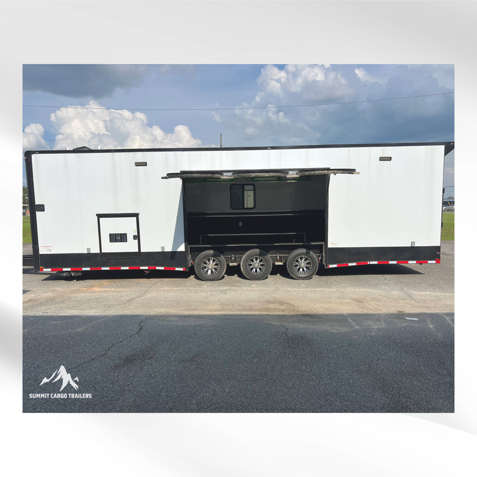 8.5X32TTA White Race Ready Trailer