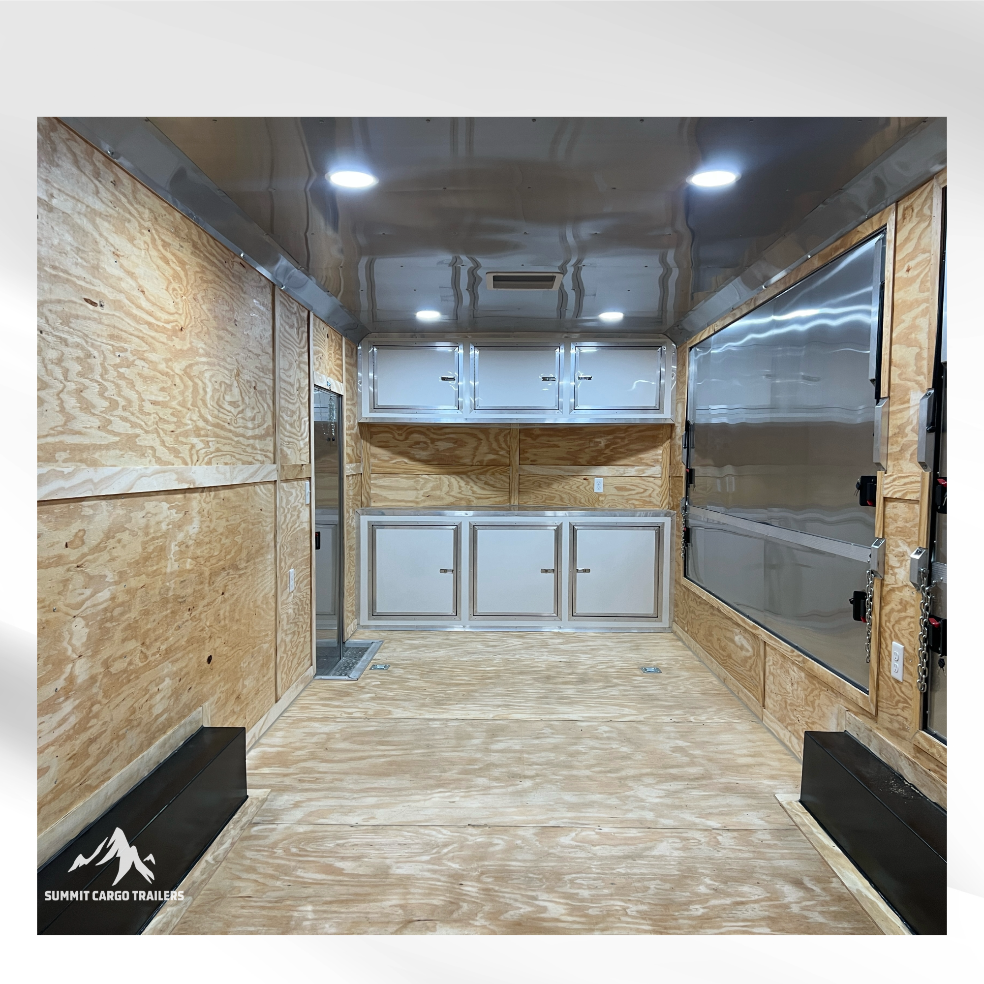 8.5X24TA3 White Gullwing Vendor Trailer