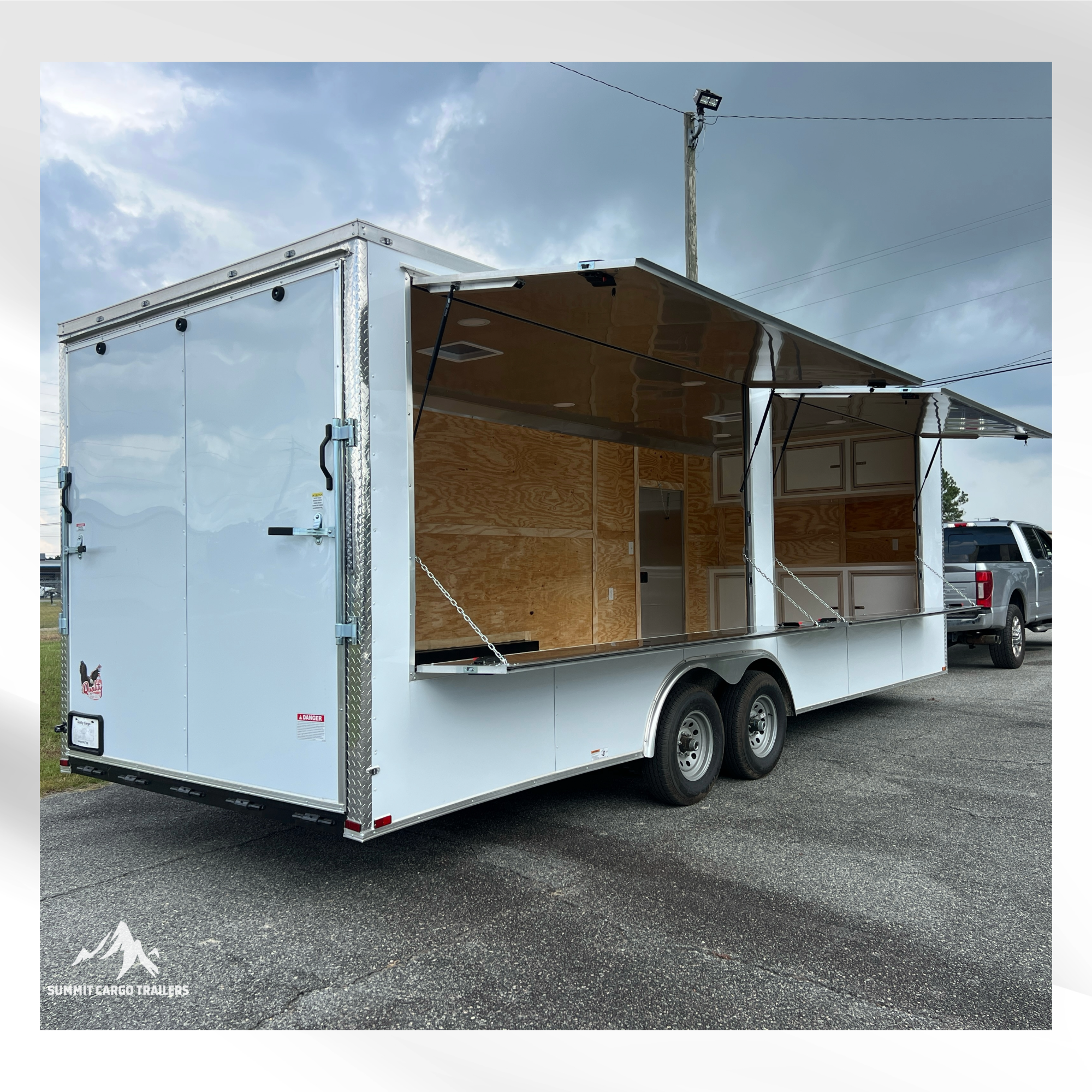 8.5X24TA3 White Gullwing Vendor Trailer