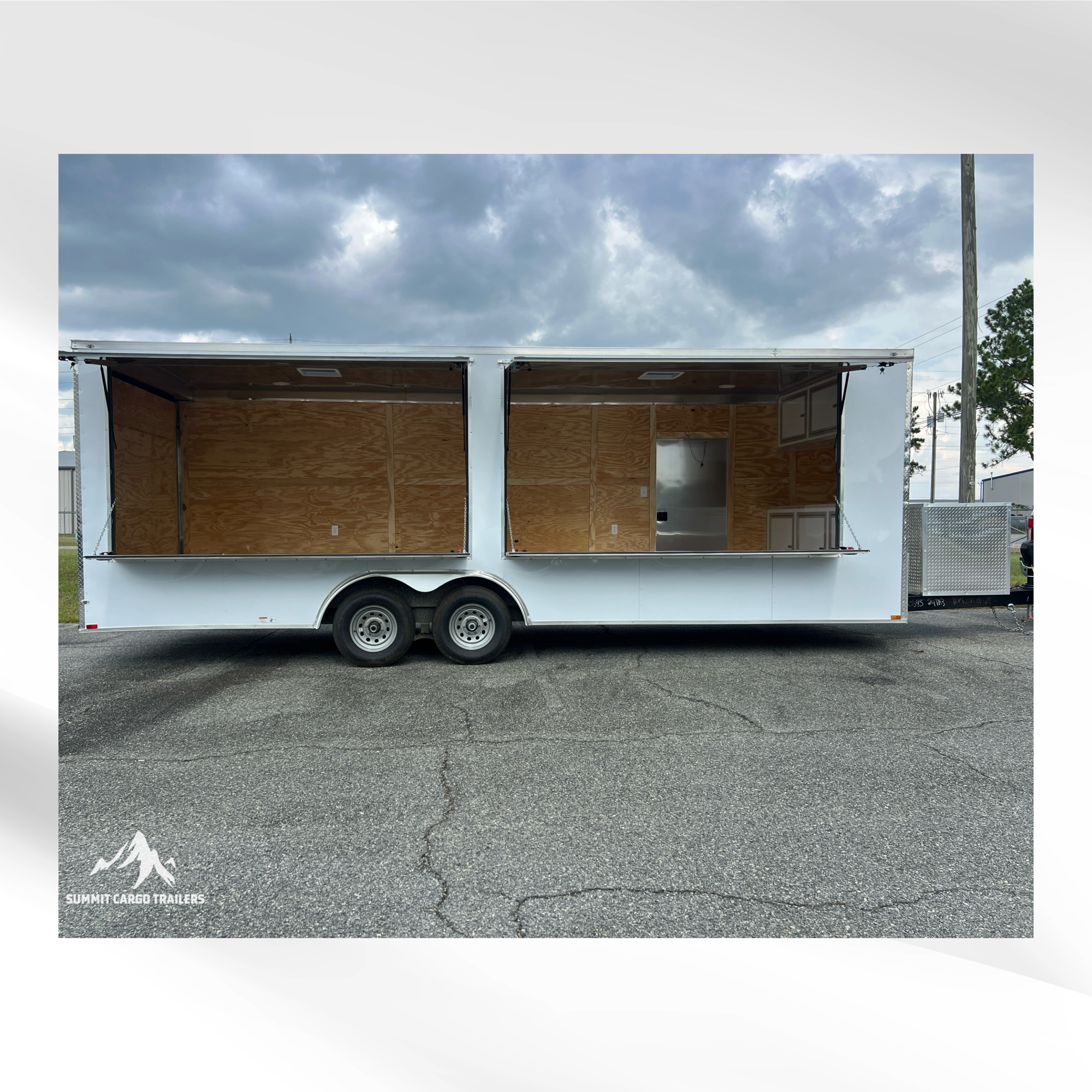 8.5X24TA3 White Gullwing Vendor Trailer