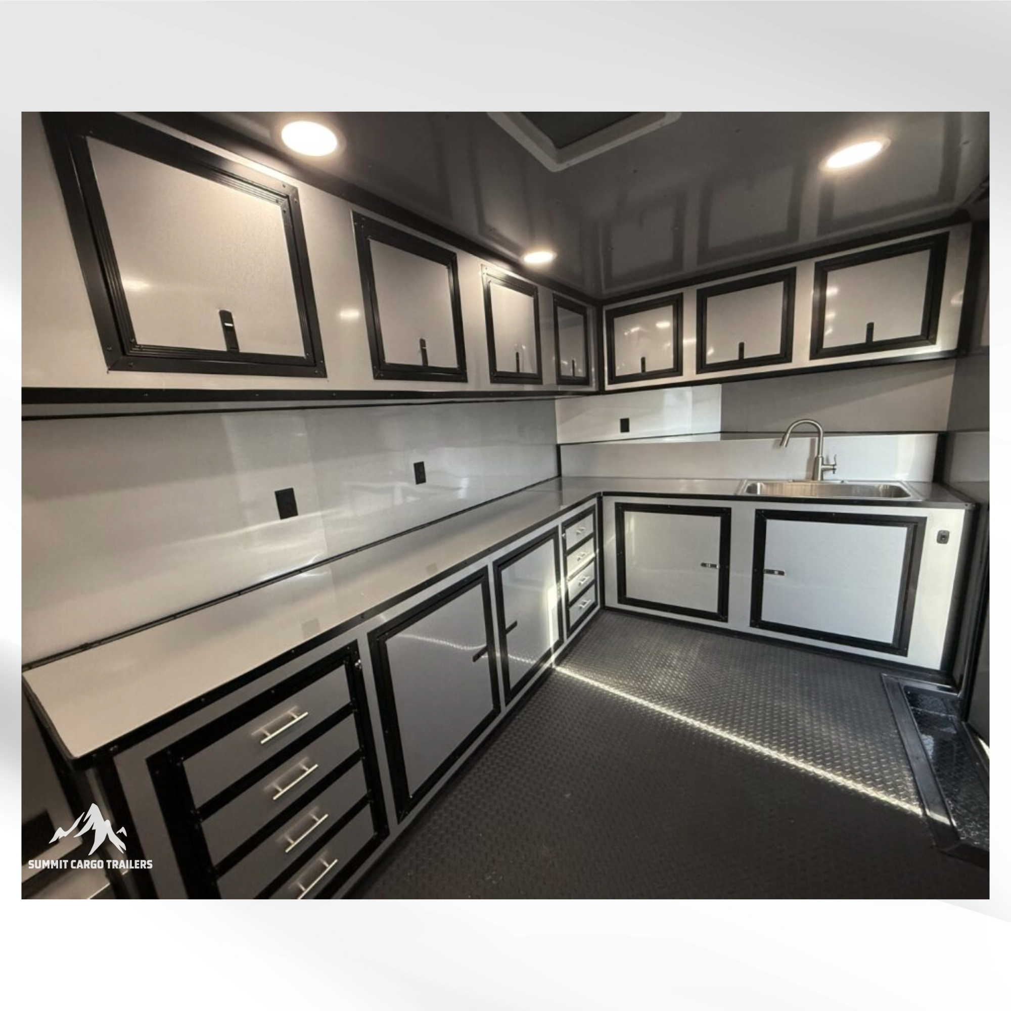 8.5x22TA Silver Gullwing Porch Trailer