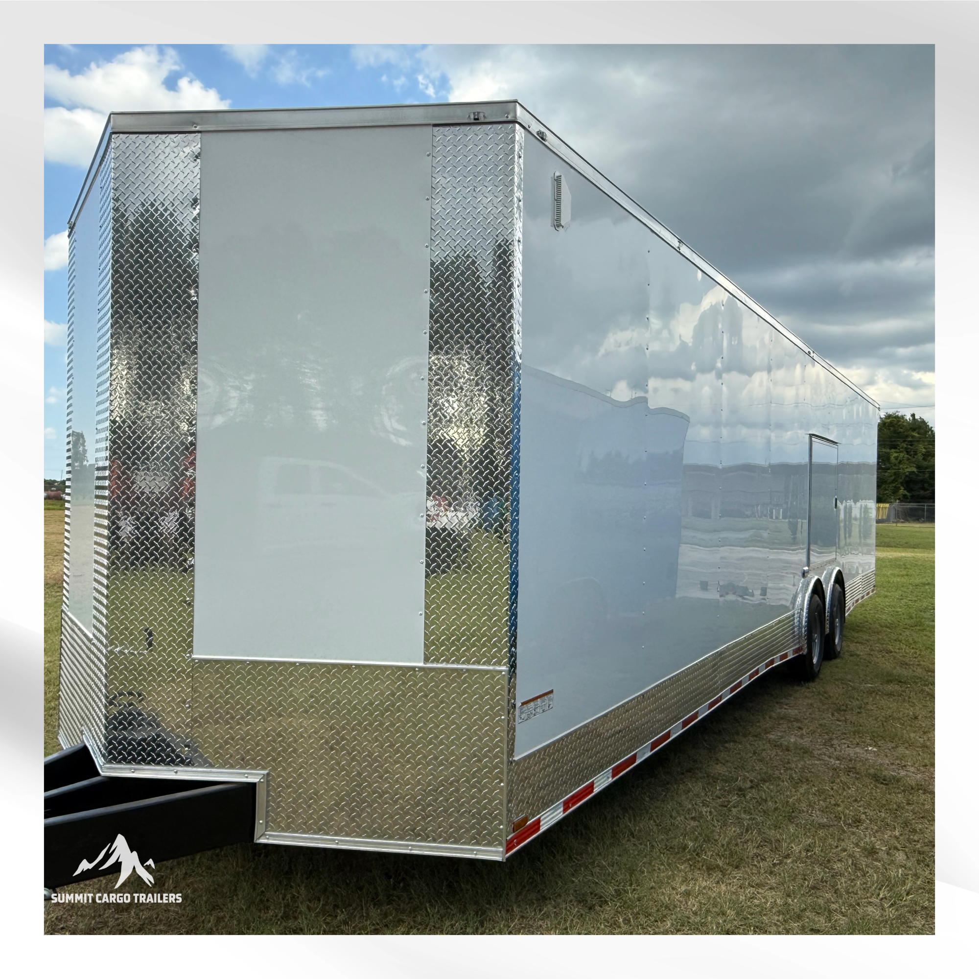 8.5X32TA5 White Car Hauler Trailer