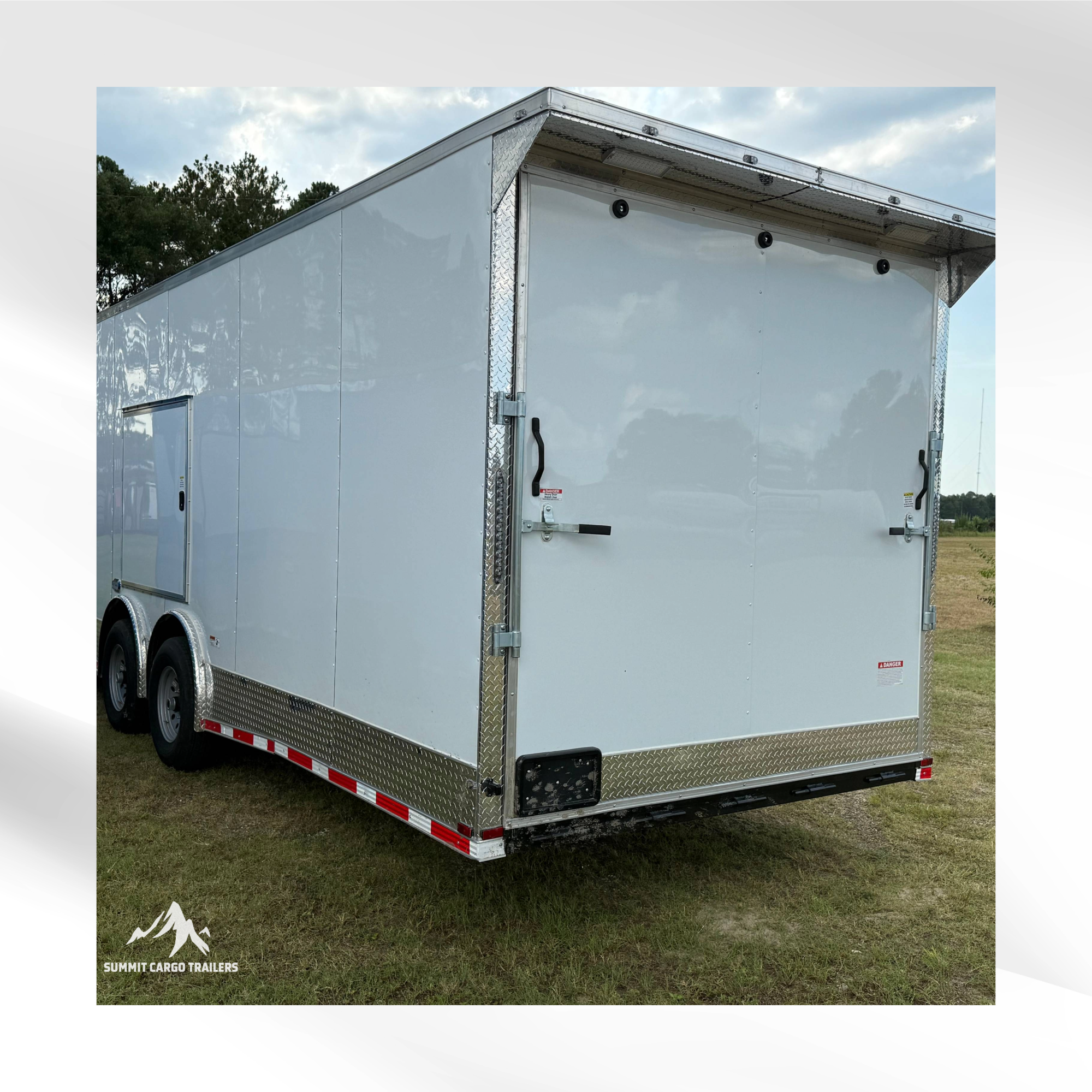 8.5X32TA5 White Car Hauler Trailer