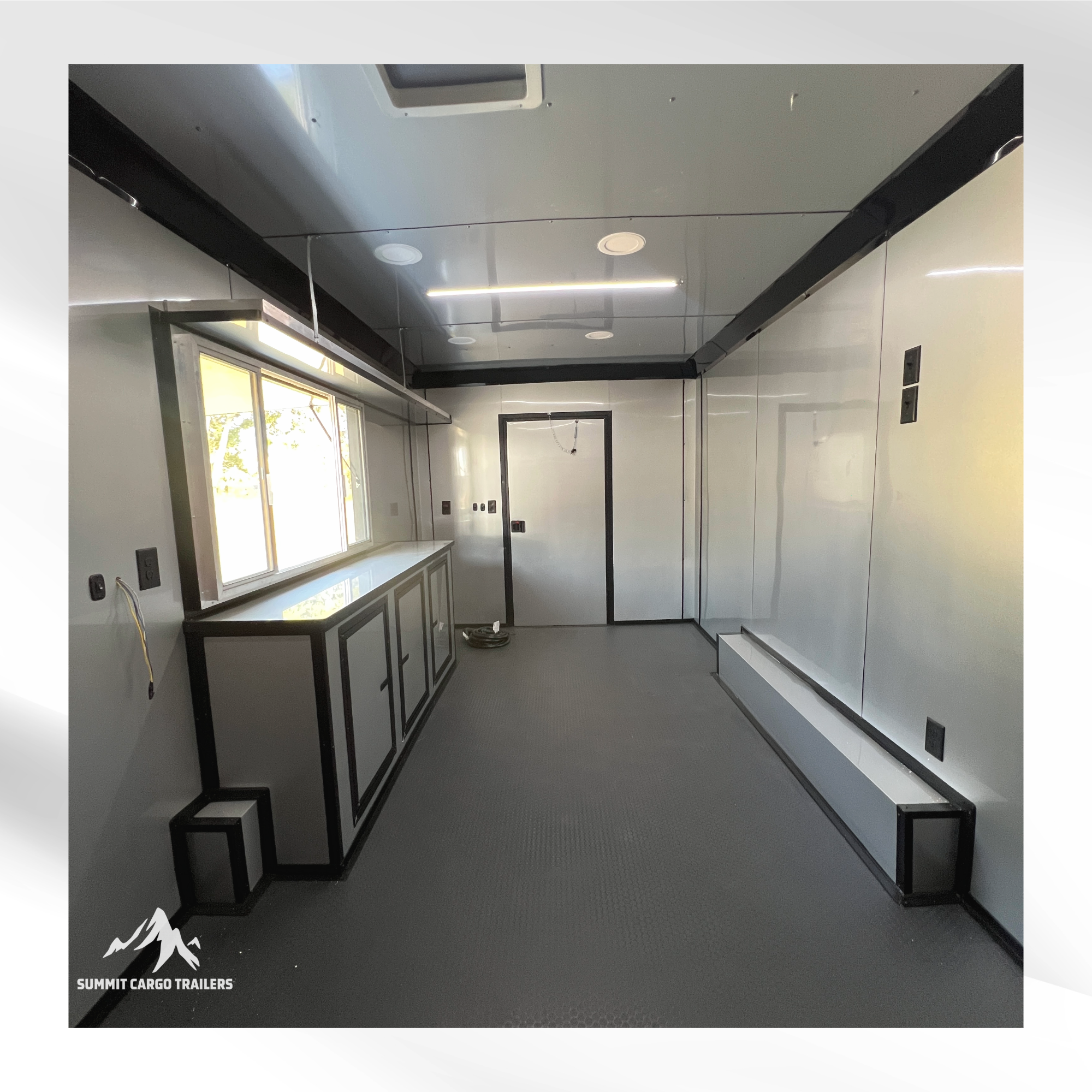 8.5X18TA3 White Concession Trailer