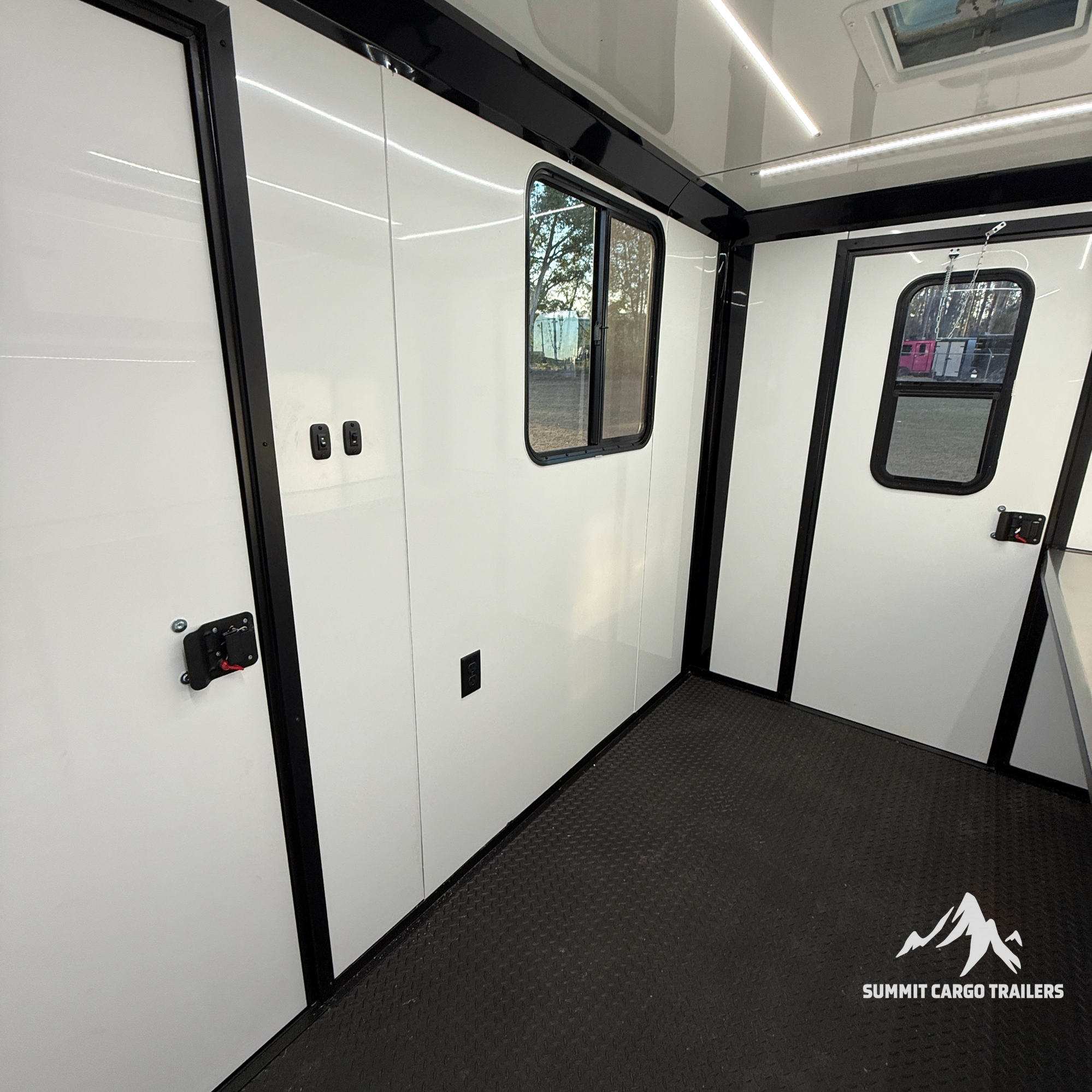 6X10TA White Splicing Trailer