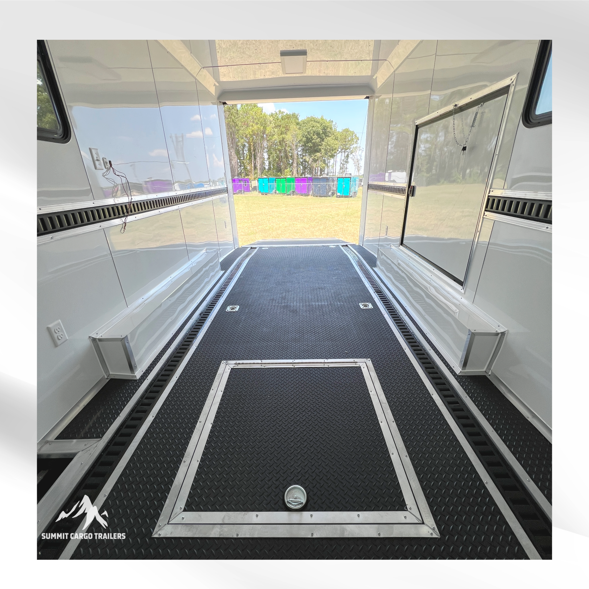 8.5X24TA3 Silver Frost Race Ready Trailer
