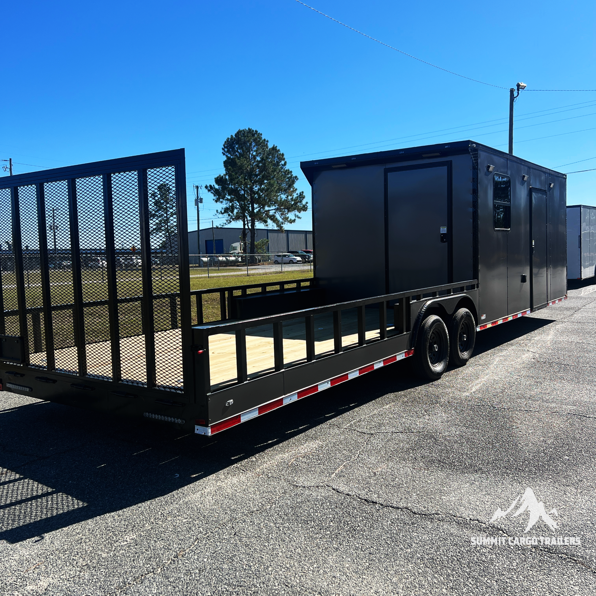 8.5X32TA Charcoal Hybrid Trailer