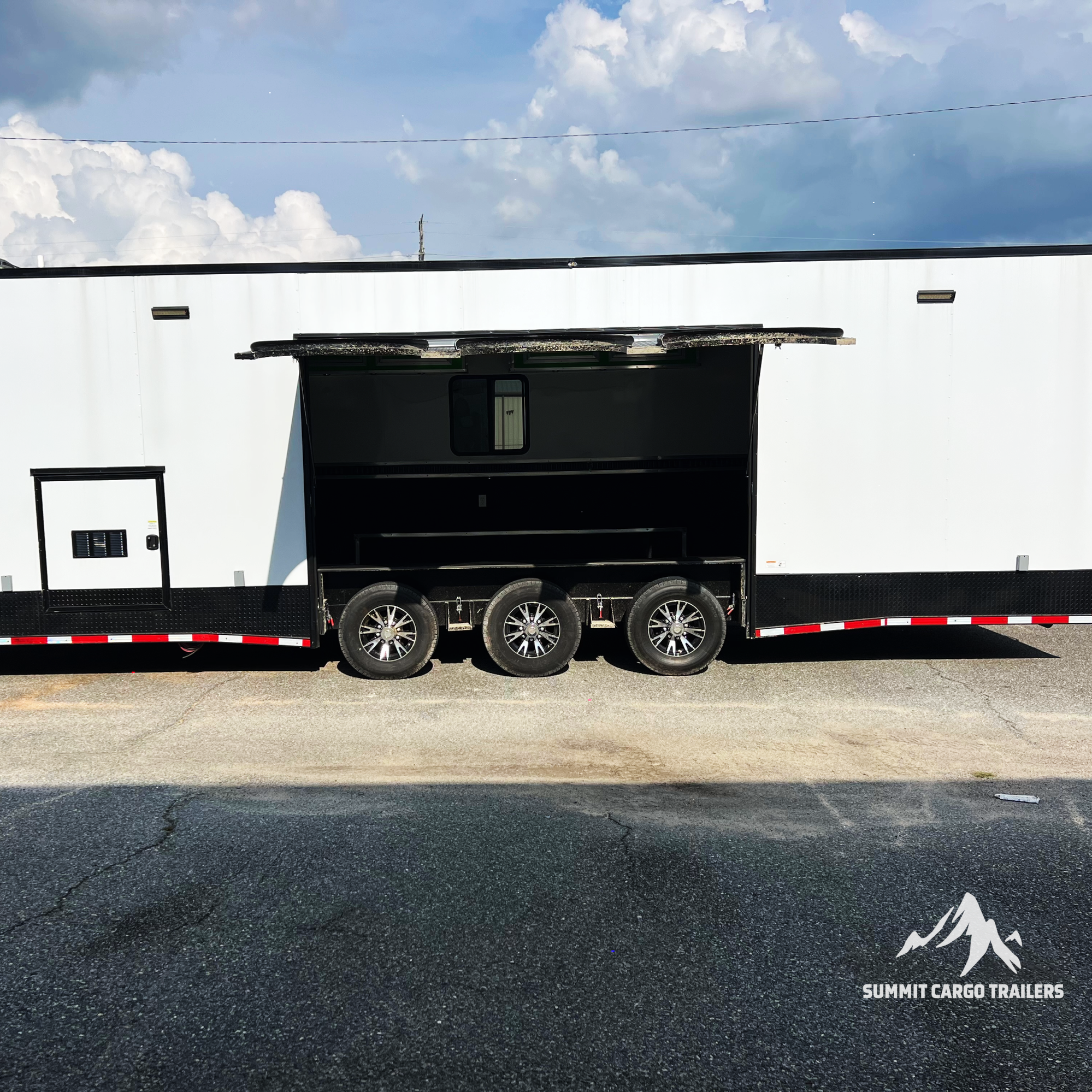 8.5X32TTA White Race Ready Trailer