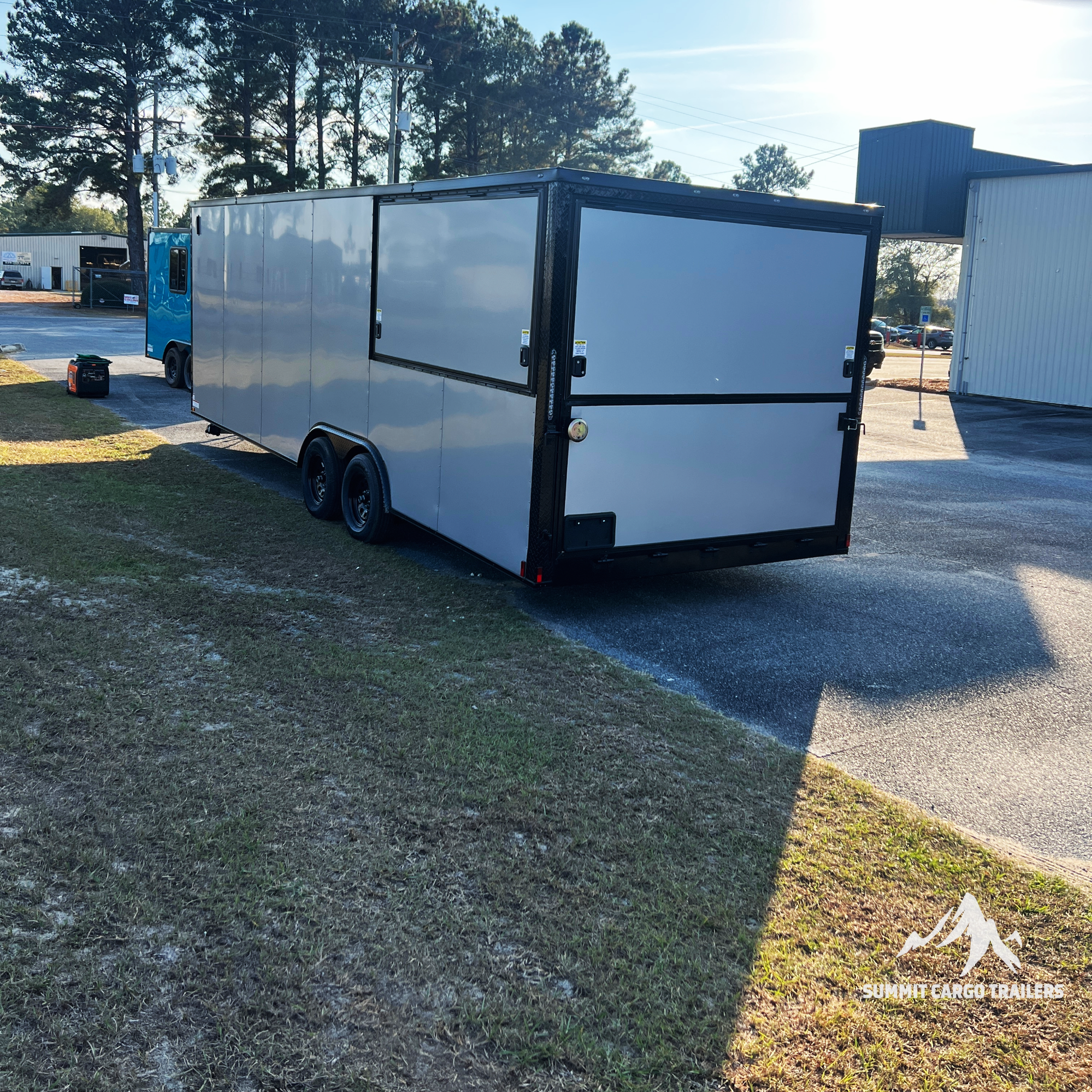 8.5X24TA Silver Porch Gullwing Trailer