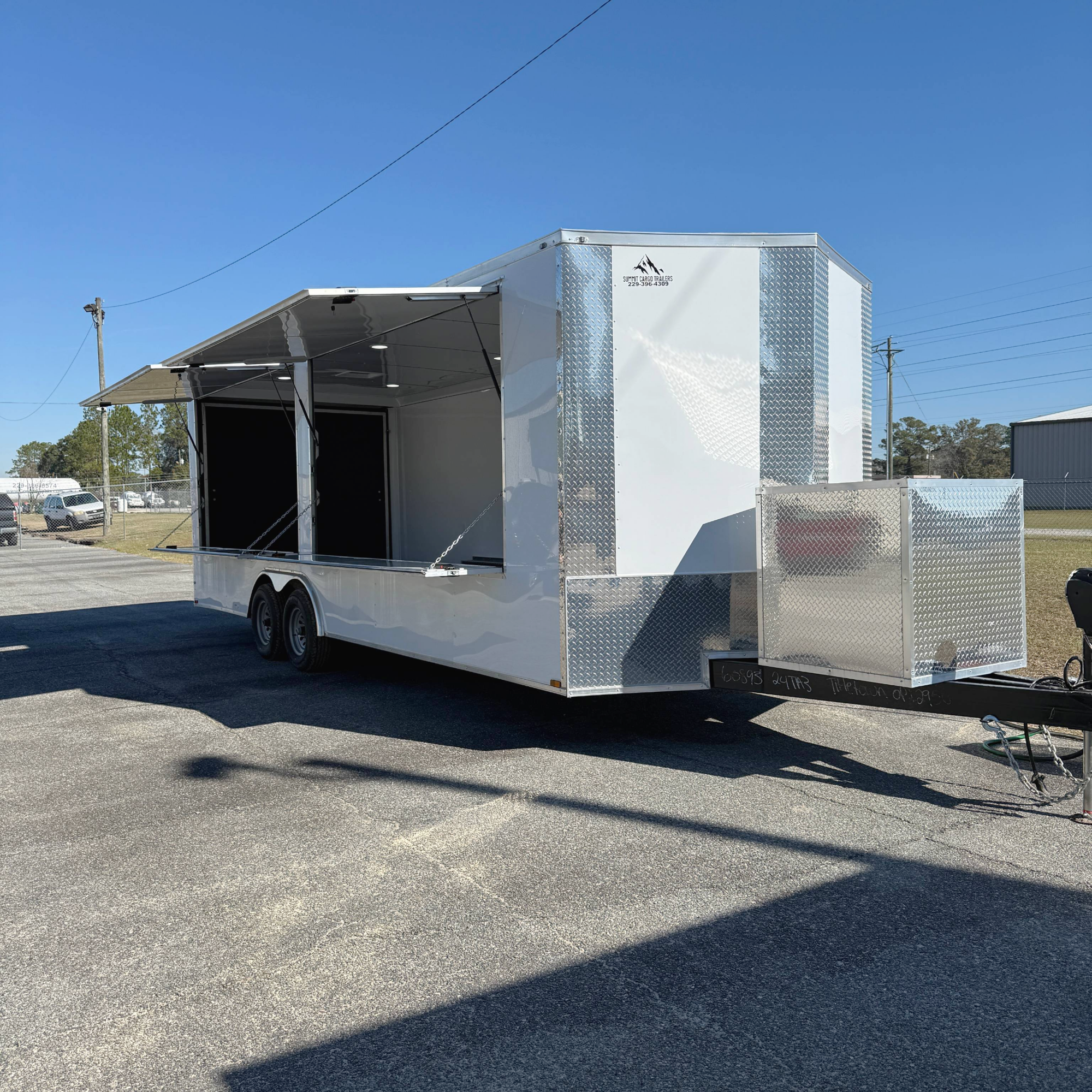 8.5X24TA3 White Gullwing Vendor Trailer