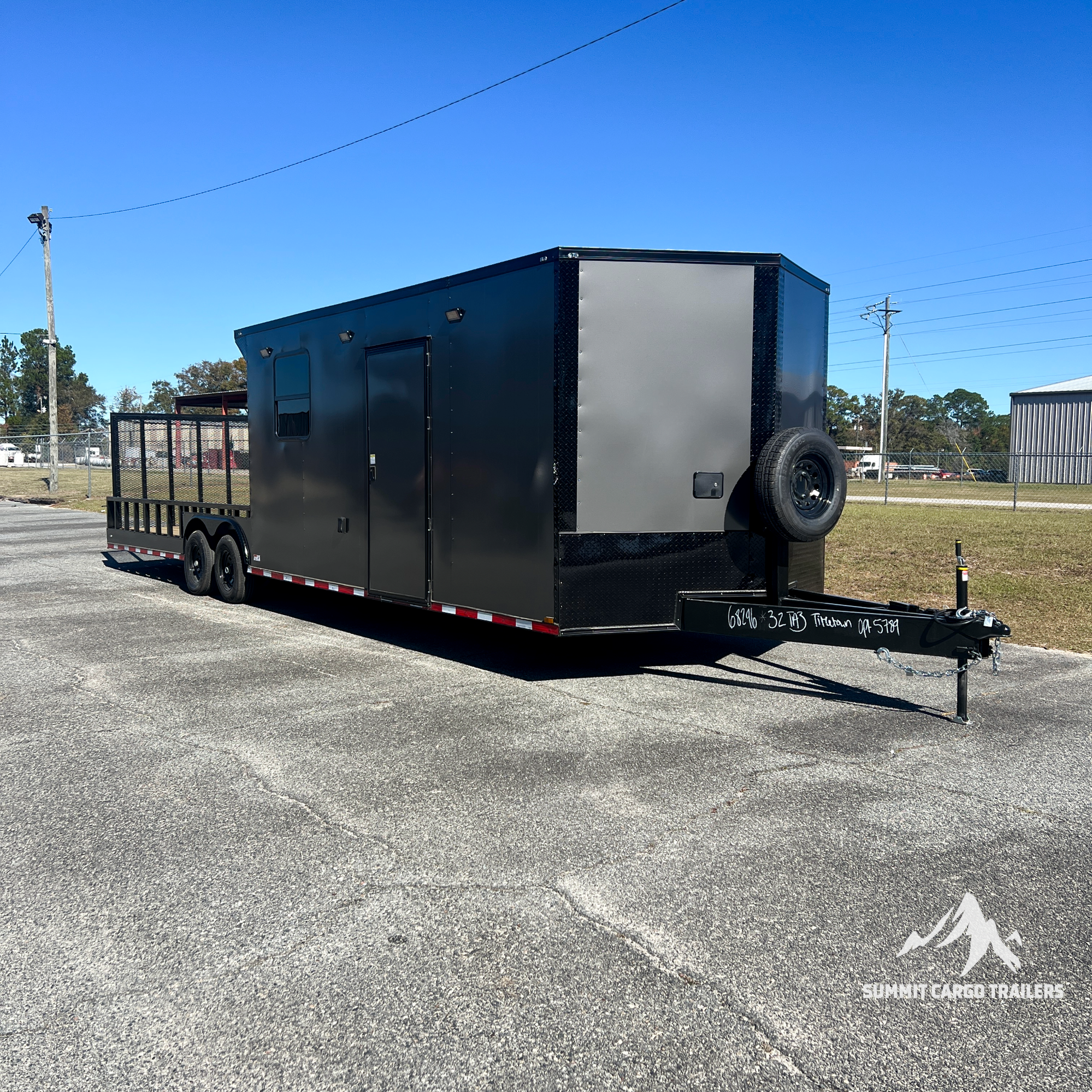 8.5X32TA Charcoal Hybrid Trailer