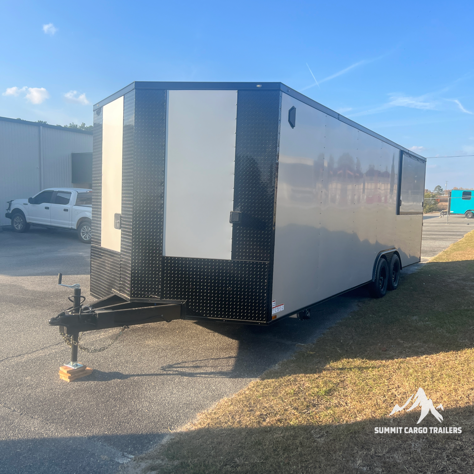 8.5X24TA Silver Porch Gullwing Trailer