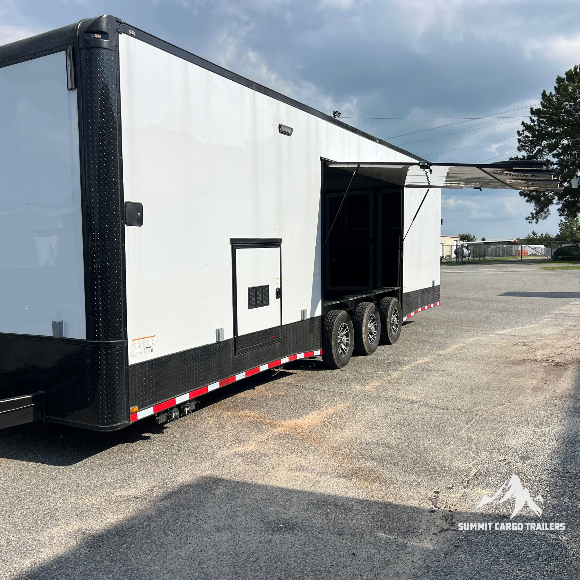 8.5X32TTA White Race Ready Trailer