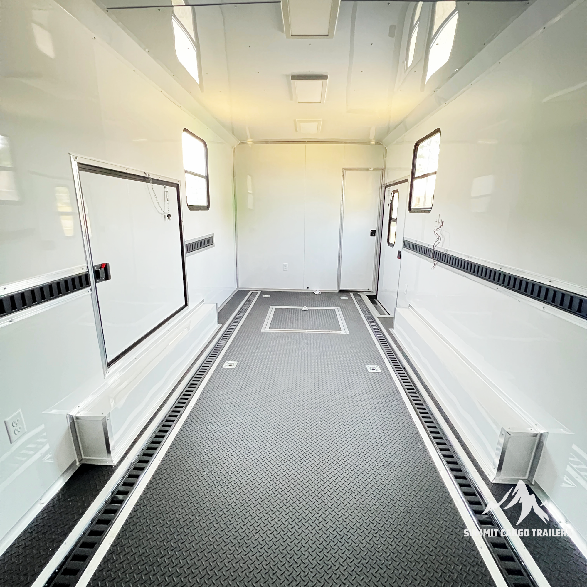 8.5X24TA3 Silver Frost Race Ready Trailer