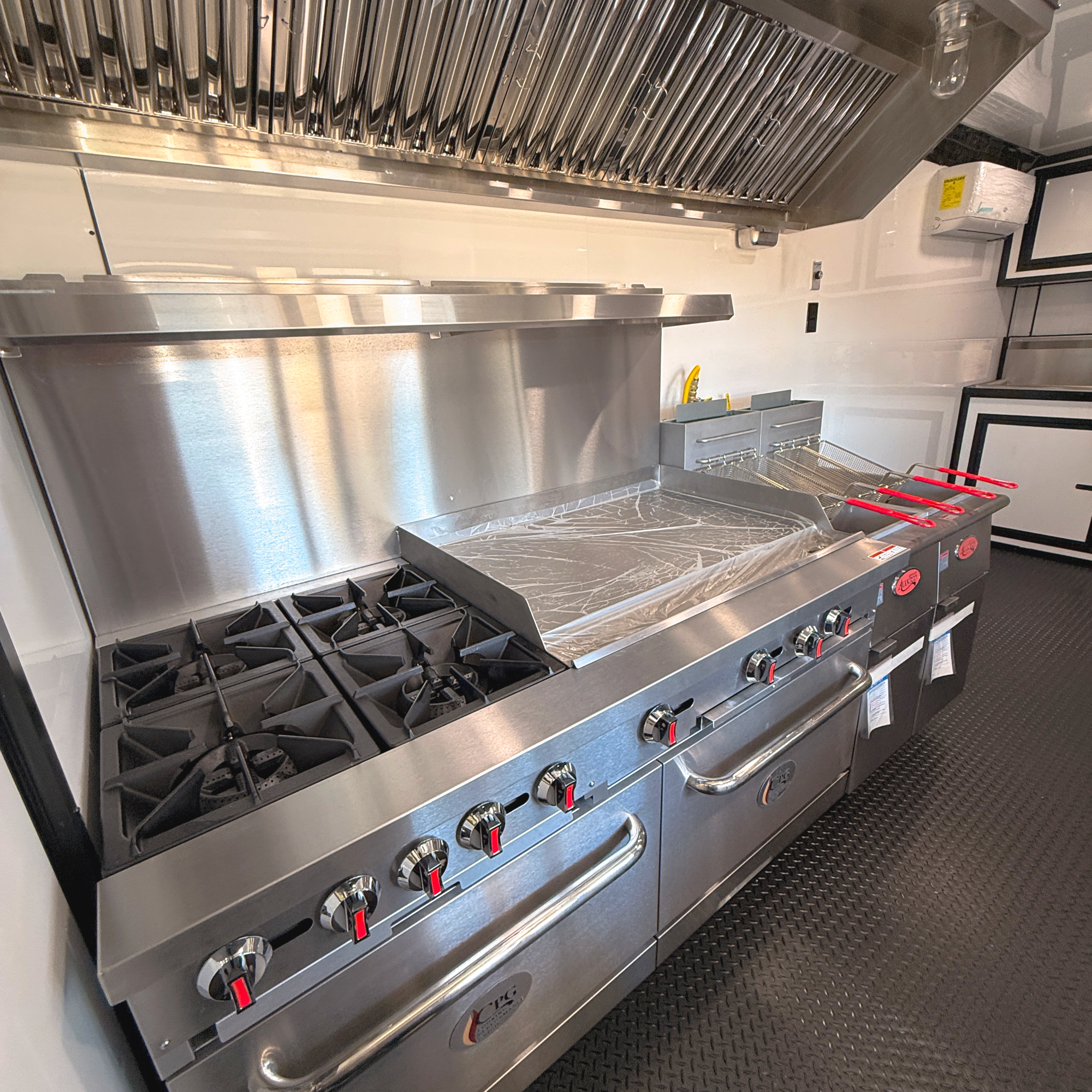 8.5X28TA3 Black Concession Gullwing Porch Trailer